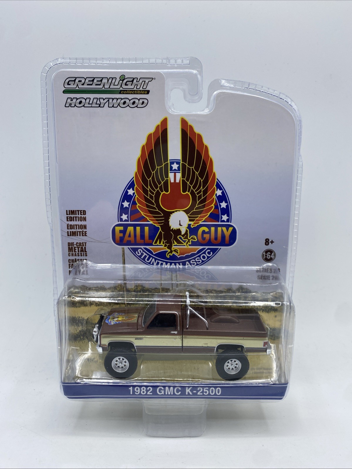 Greenlight Fall Guy Stuntman Assoc 1982 GMC K-2500 Sierra Grande 1/64