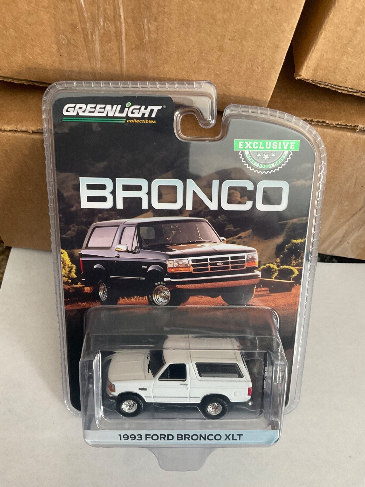 Greenlight Hobby Exclusive 1993 Ford Bronco XLT. white