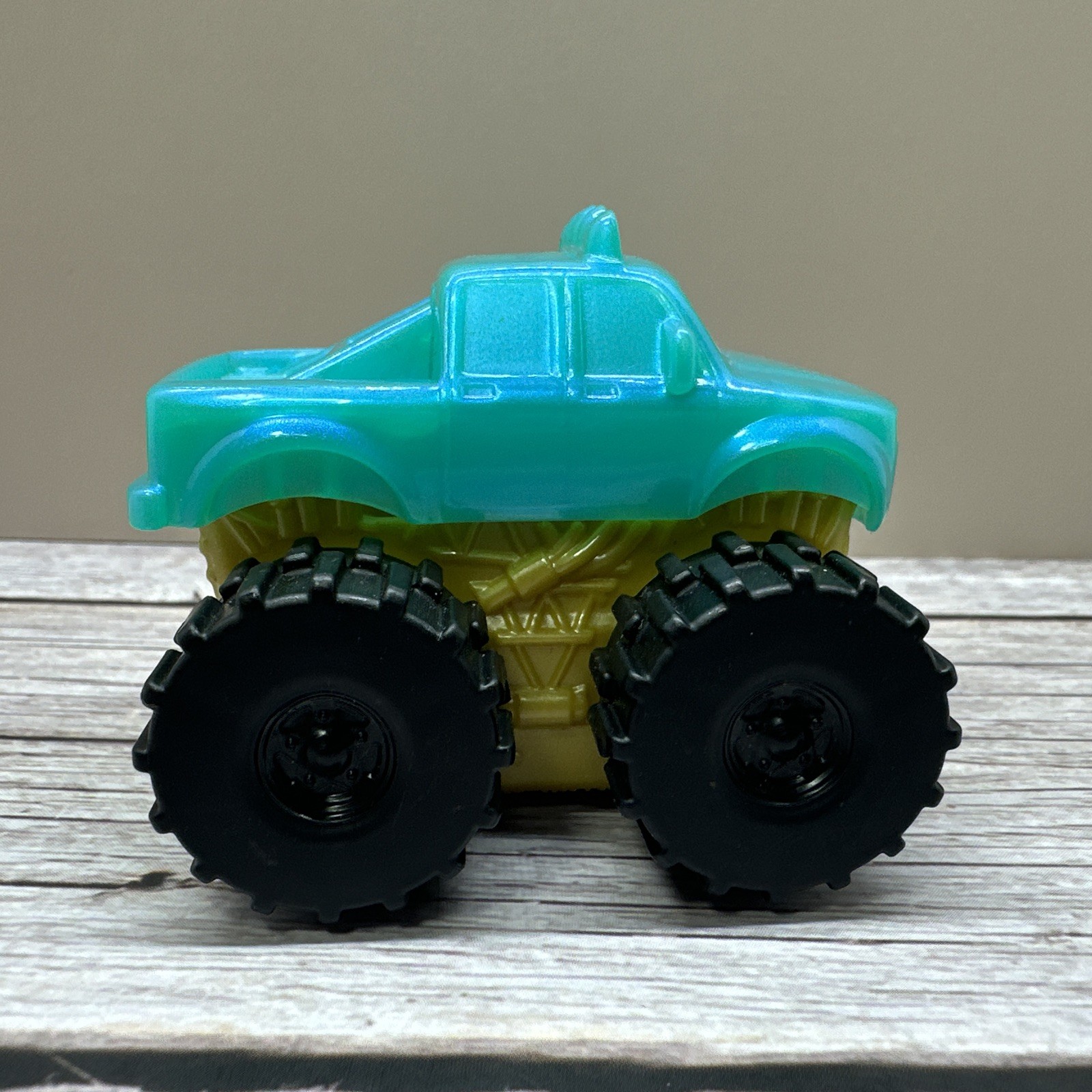 Disney Pixar Cars Mini Racer 2022 On The Road Ivy Monster Truck Preowned