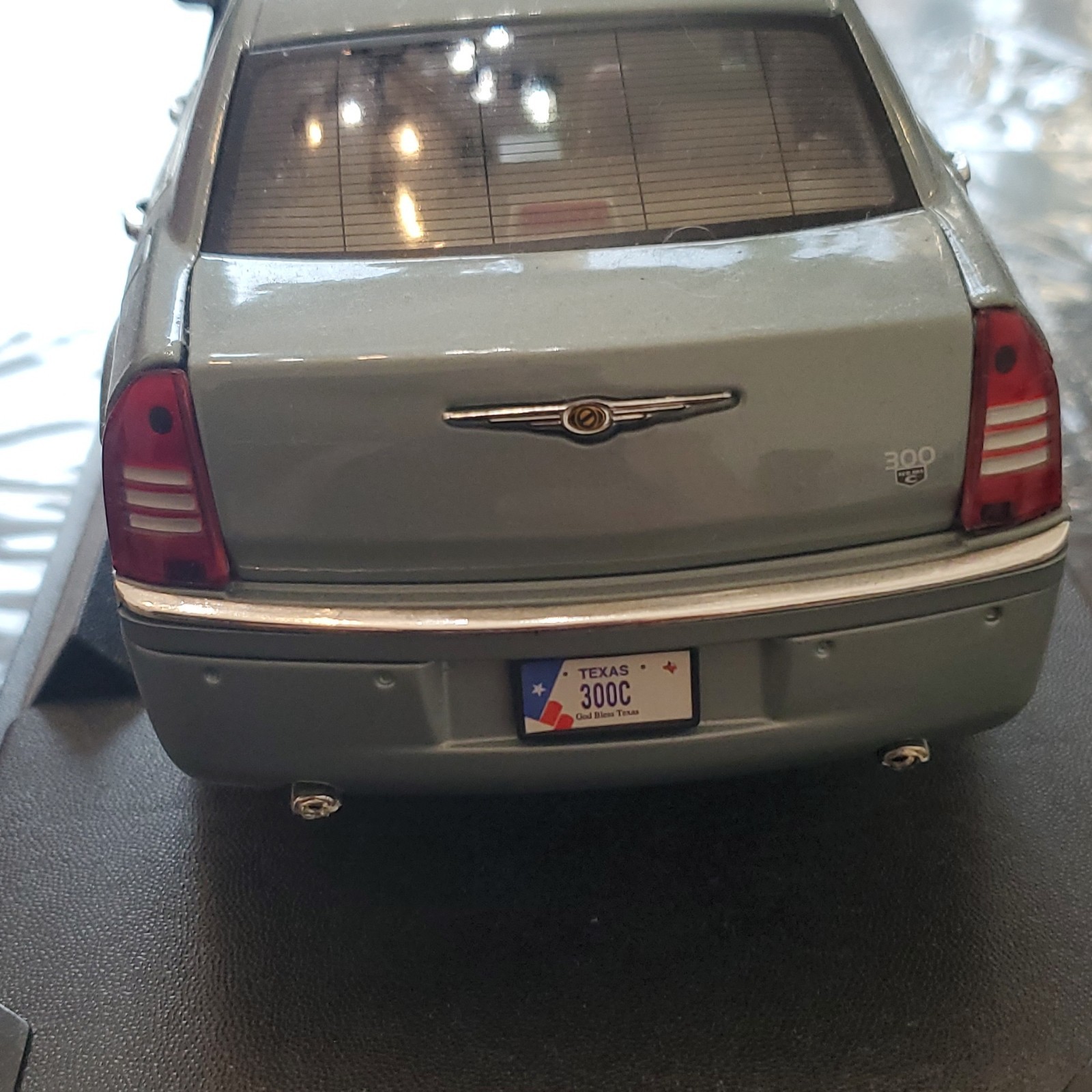 MOTORMAX 1:18 2005 Chrysler 300C HEMI Silver Metal Diecast Model Car