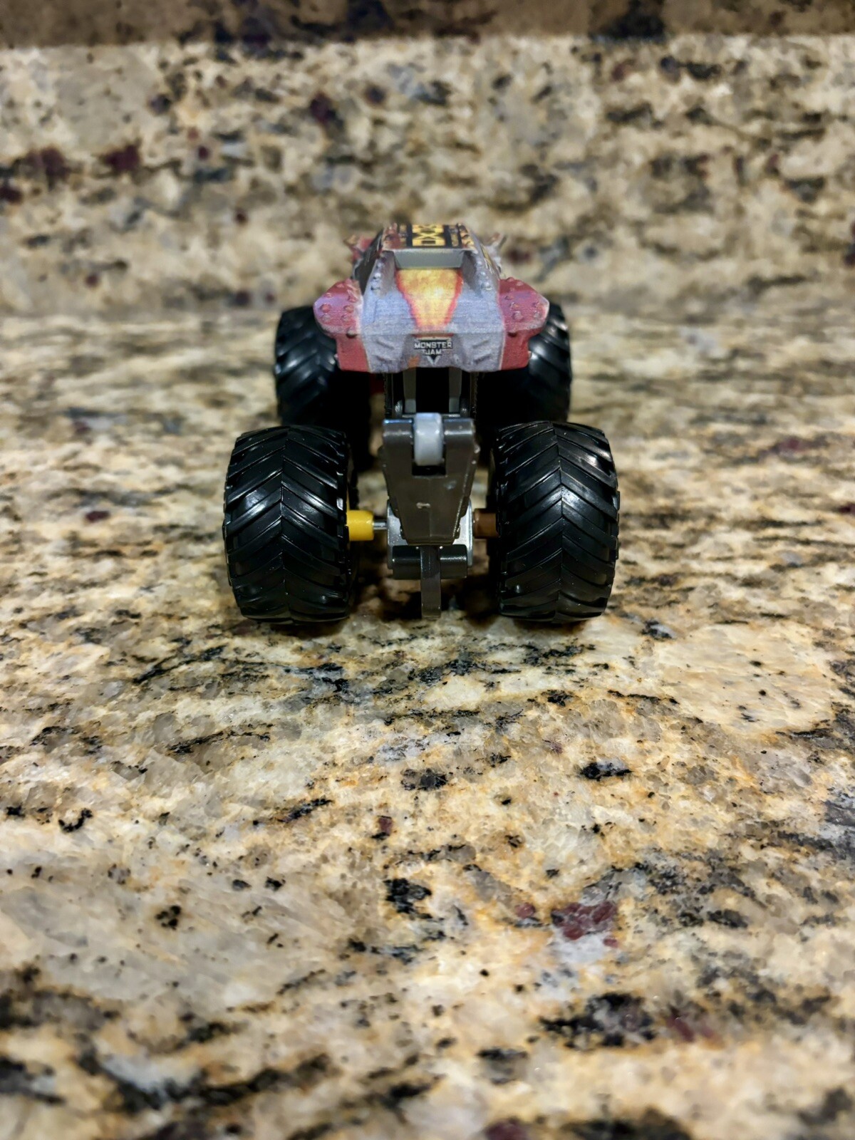 Spin Master Monster Jam MAX D WRECKLESS WHEELIE Truck New 1:64