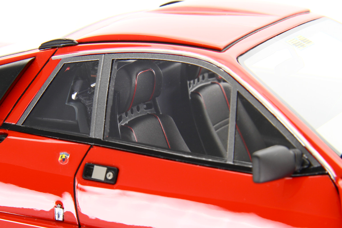 LAUDORACING-MODELS 1:18 Lancia 037 Rally Stradale 1982 LM185A