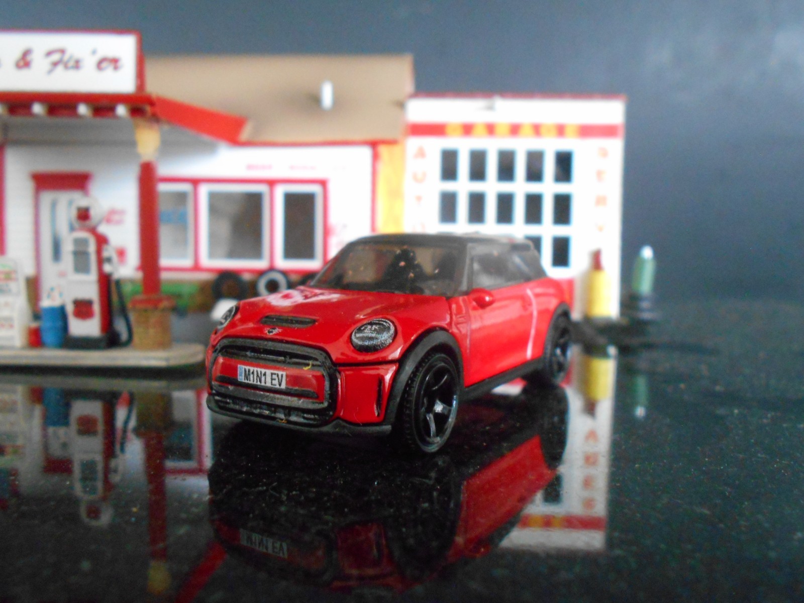 2022 Mini Cooper SE – 1/64 Scale Limited Edition – See Photos Below