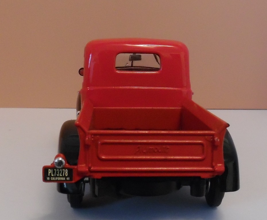 Diecast Red 1941 Plymouth Pickup1/24 Motor Max New