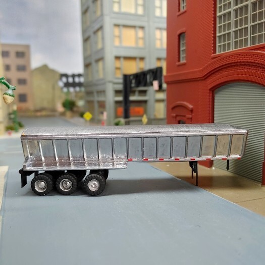 1/87 HO Scale Custom Built 3D Printed Chrome Triaxle Flowboy Dump Trailers.