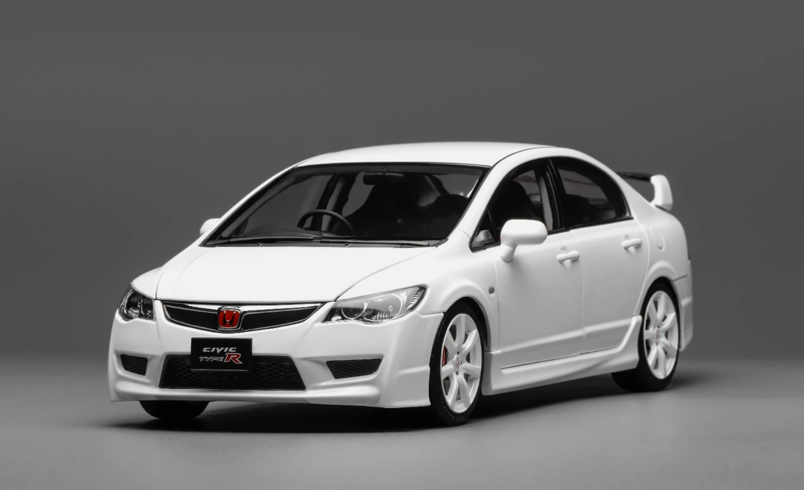 1/18 MotorHelix Honda Civic Type R ( FD2 ) RHD from 2007 champion White LAST ONE