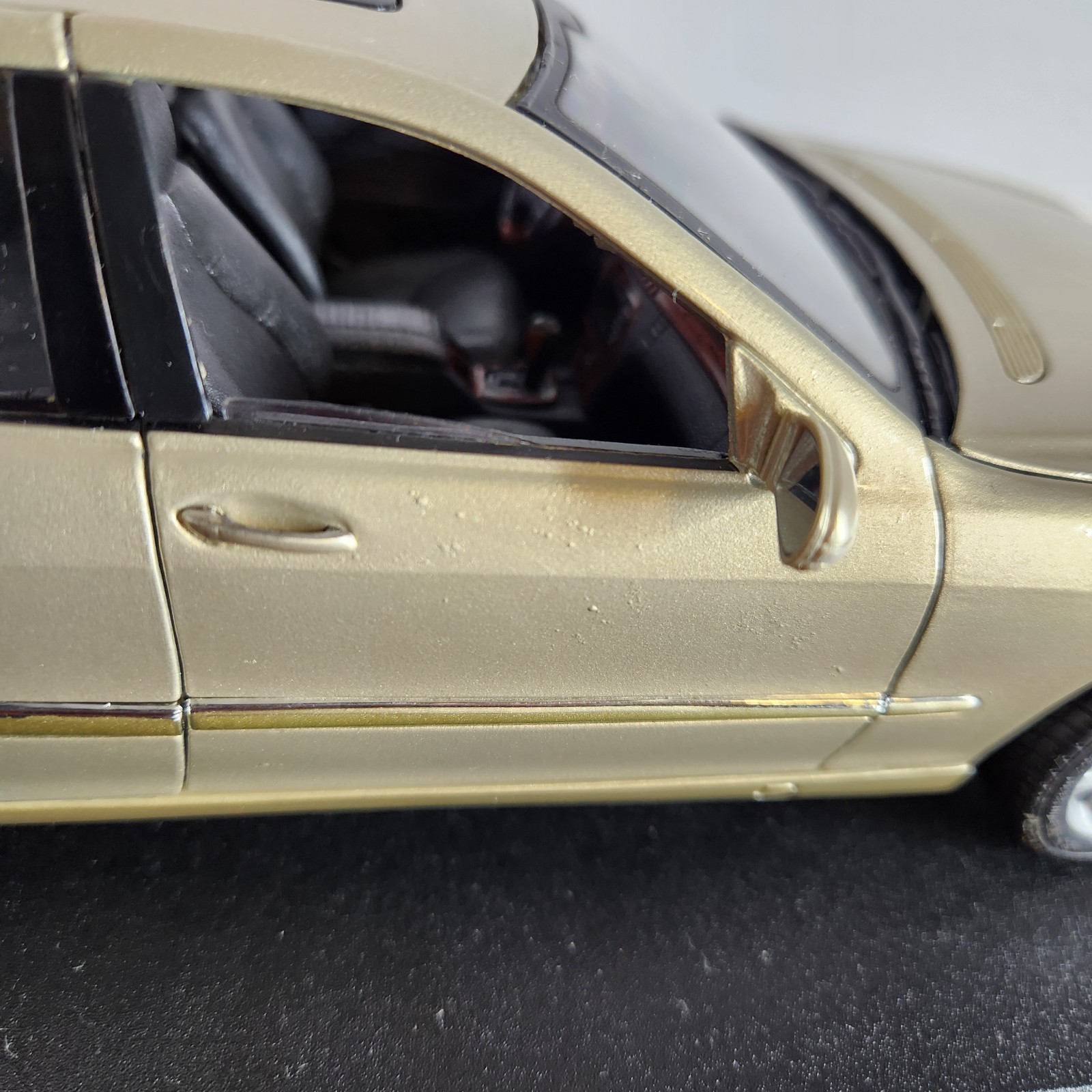 Road&Track Light Gold Mercedes-Benz S-Class 1:18 Diecast Car With Stand & Box