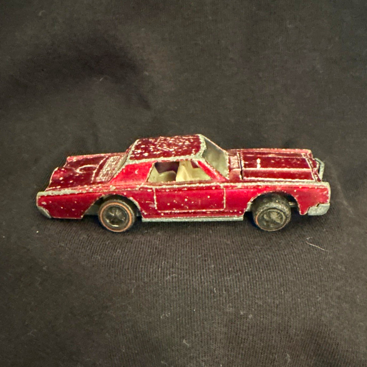 Hot Wheels Redlines 1969 Lincoln Continental 1:64 Diecast Car Red Opening Hood