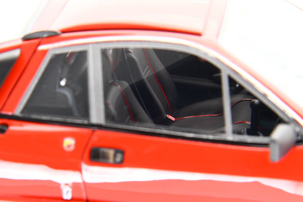 LAUDORACING-MODELS 1:18 Lancia 037 Rally Stradale 1982 LM185A