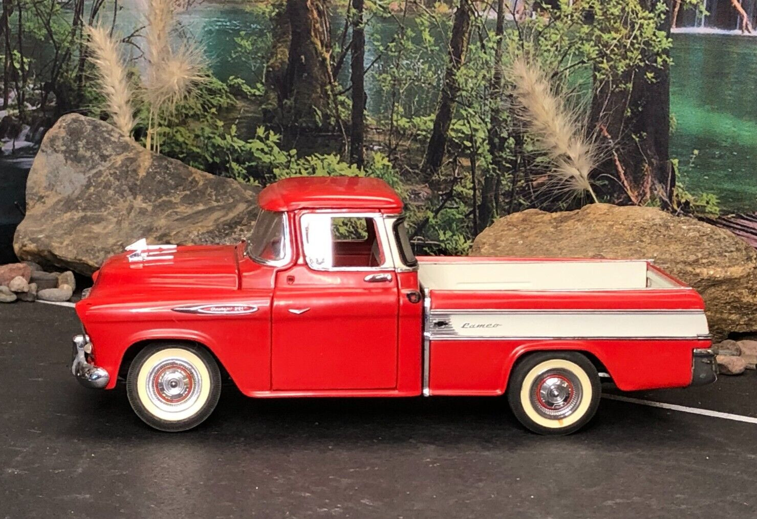 Imperfect 1:24 Diecast Danbury Mint RED 1957 CHEVROLET CAMEO PICKUP No Box AS-IS
