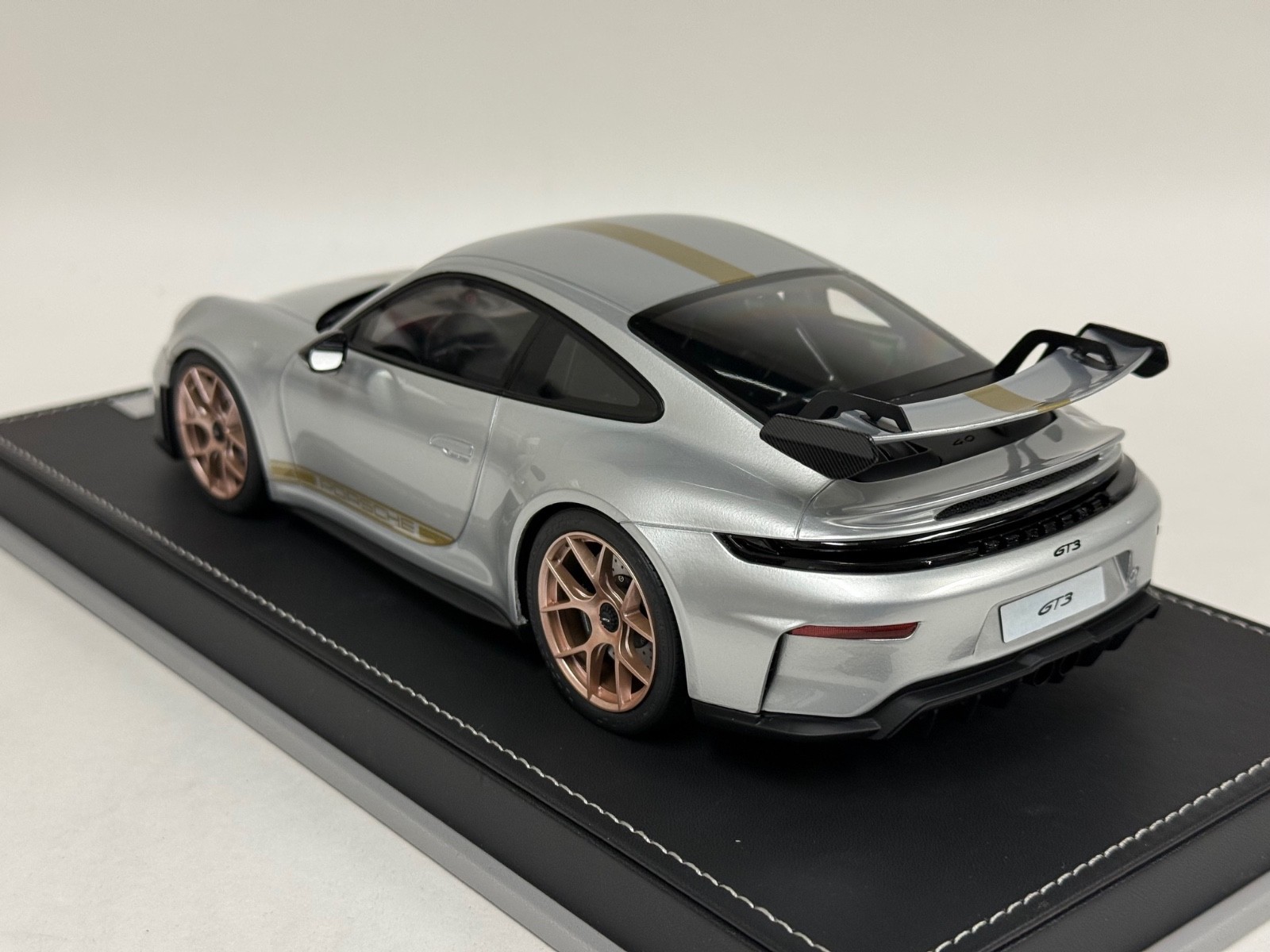 1/18 Ivy Porsche 911 GT3 992.1 Silver Gold Stripe Leather 20 pcs AB656 LAST ONE