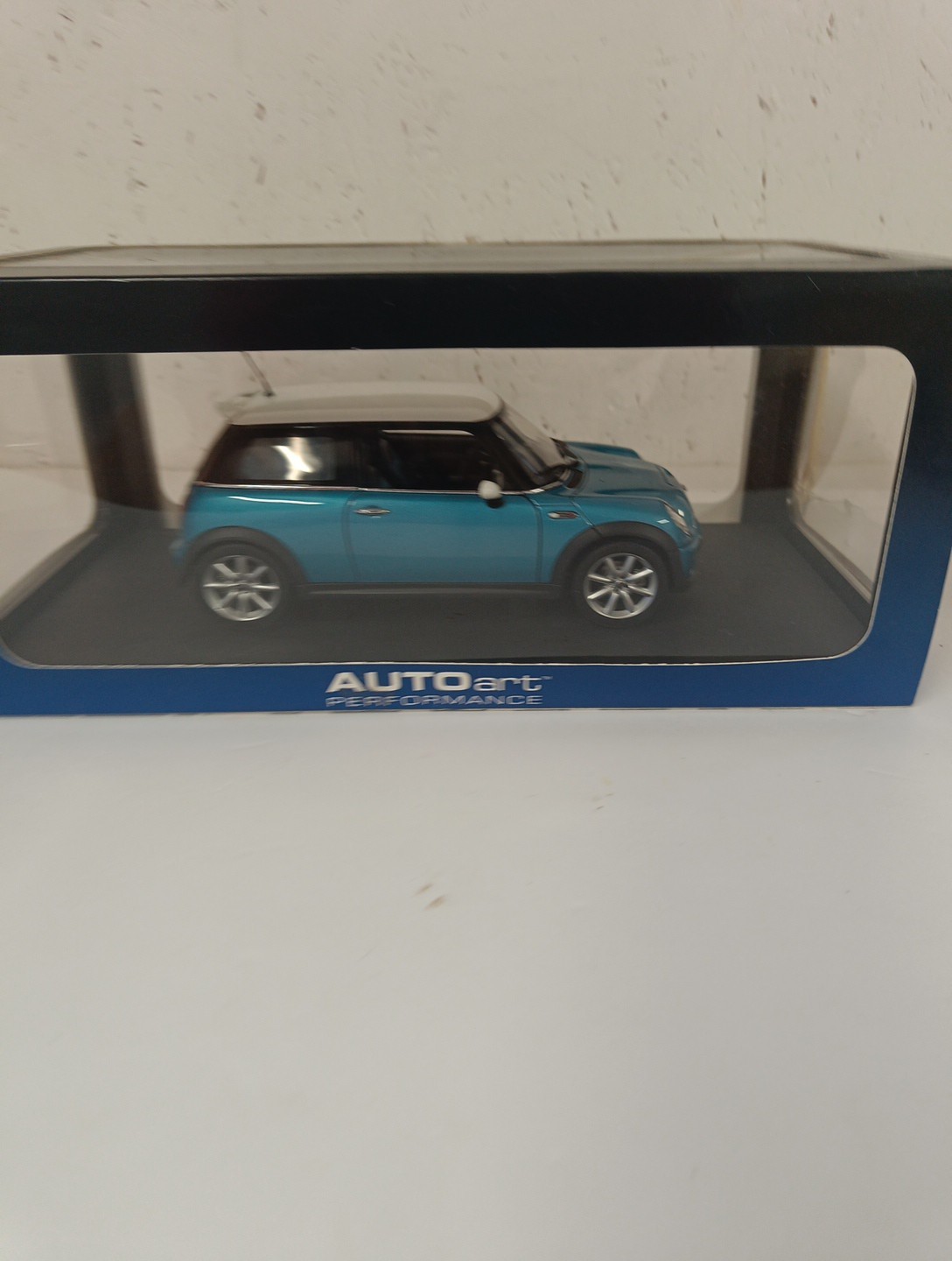 Autoart Performance Mini Cooper s 1:18