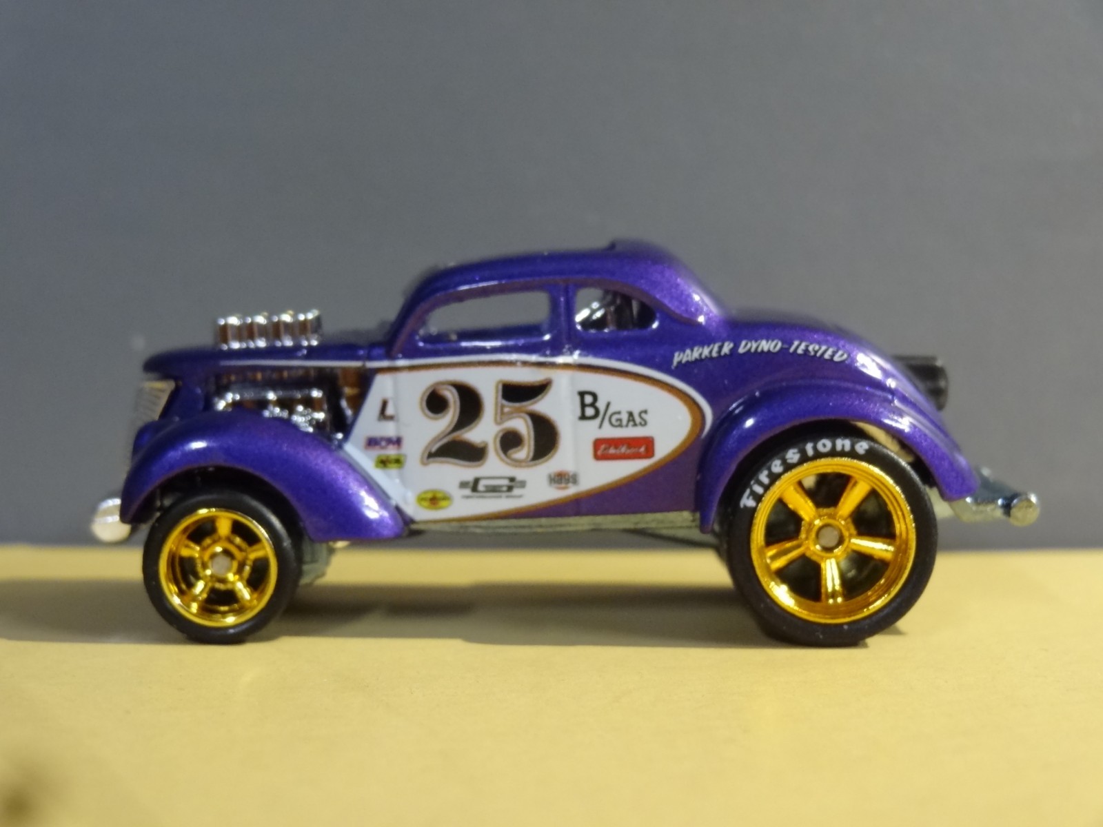 HOT WHEELS – PASS’N GASSER NHRA DRAG RACING 1/64 SCALE DIECAST DIORAMA MODEL C