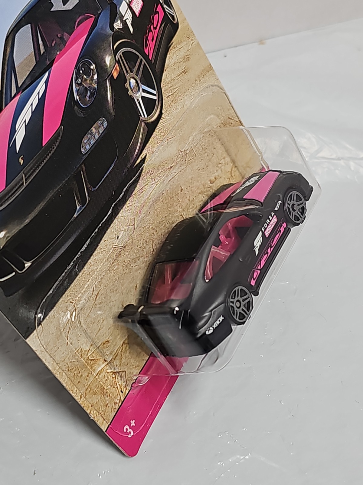 Hot Wheels 2021 Forza Horizon Porsche 911 GT3 RS 2/5 Black and Pink