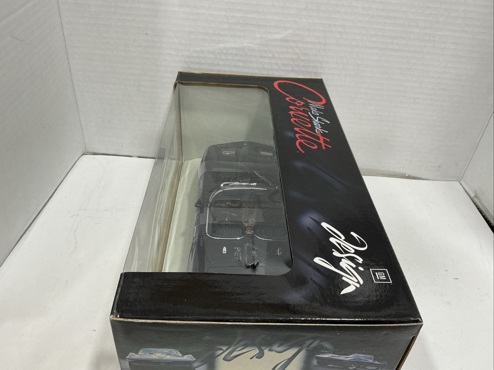 UT Mako Shark 1961 Chevrolet Corvette Concept 1:18 Diecast (NEW NIB)