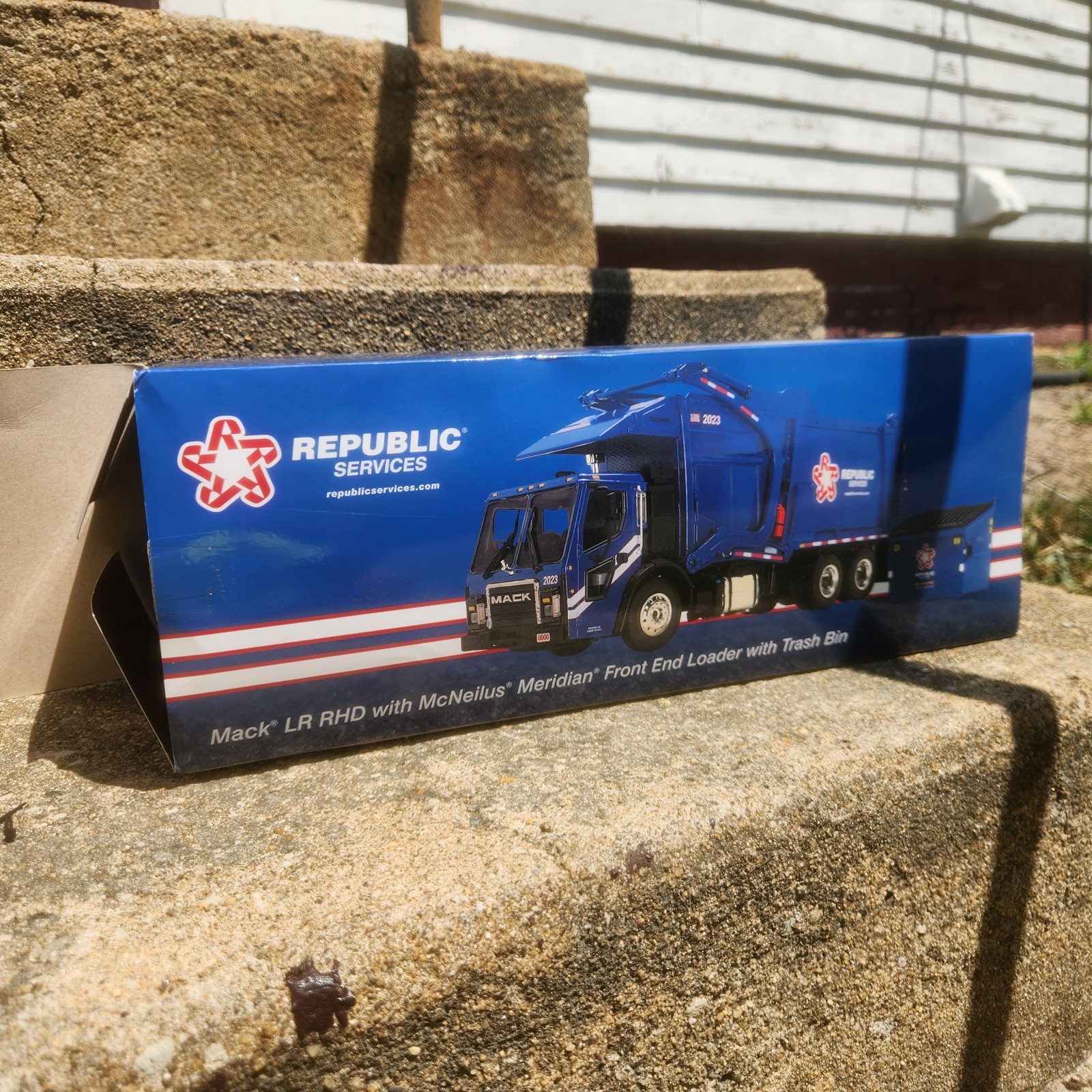 FIRST GEAR REPUBLIC SERVICES MACK LR FRONT LOADER GARBAGE TRUCK HTF NIB