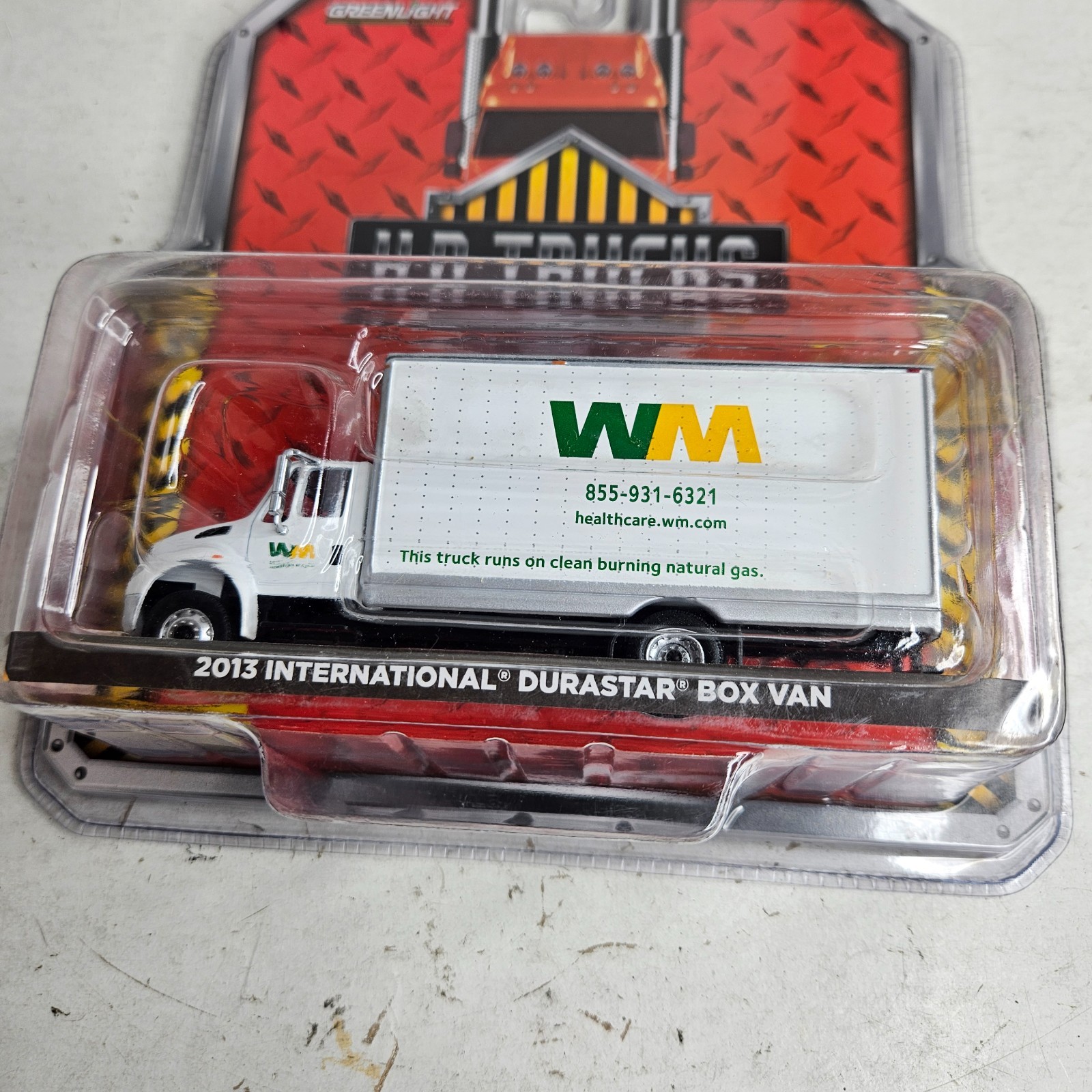 GREENLIGHT 2021 HD TRUCKS 2013 WM WASTE INTERNATIONAL DURASTAR BOX VAN 1/64 NEW