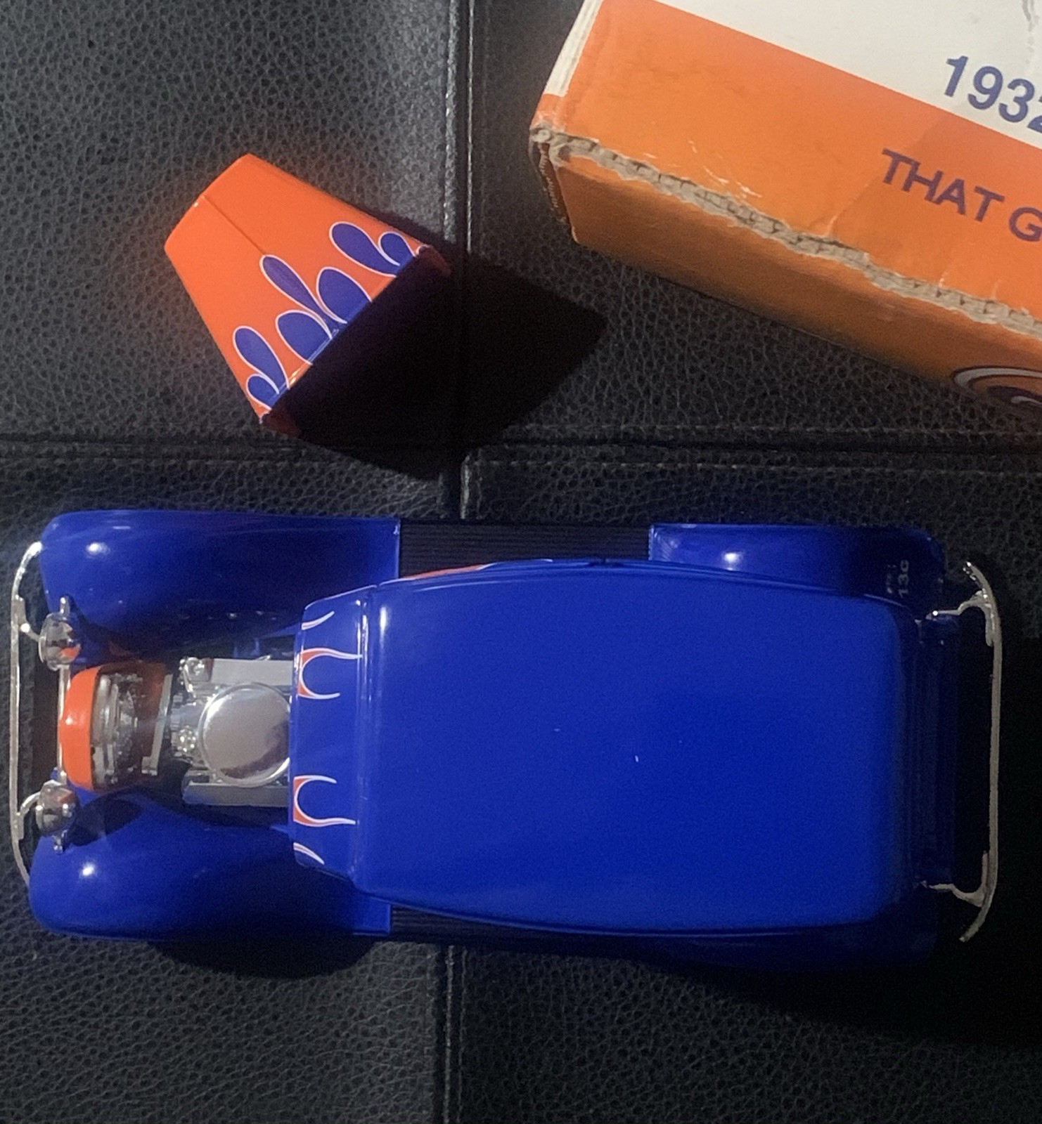 Gulf 1932 Ford Delivery Scale 1:25 Diecast Metal Limited Edition 2006.Damged Box