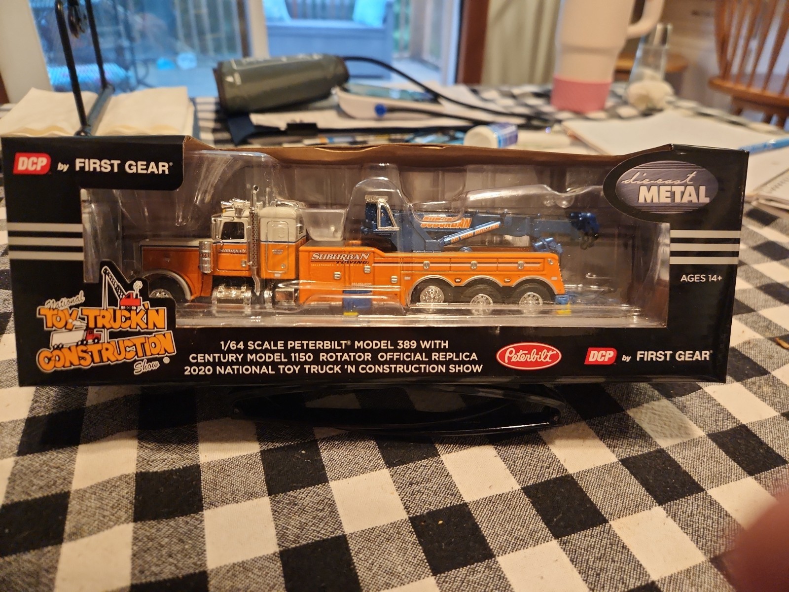 DCP 1:64 *SUBURBAN TOWING* Peterbilt 389 Rotator Wrecker Tow Truck *NTTCS* NIB!