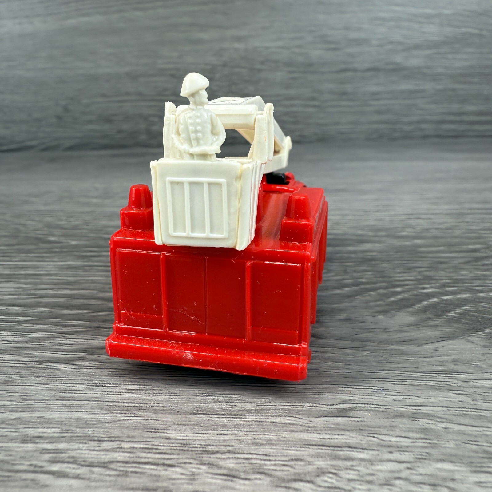 Maisto Fire Department Utility Truck w/ Manlift Bucket Red Plastic Toy Truck