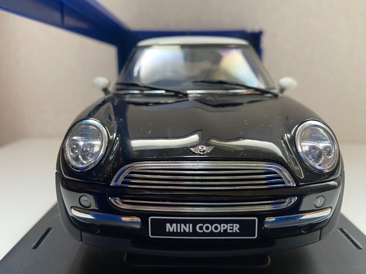 AUTOart 1/18 BMW Mini Cooper Black AUTOart MINI COOPER Aa