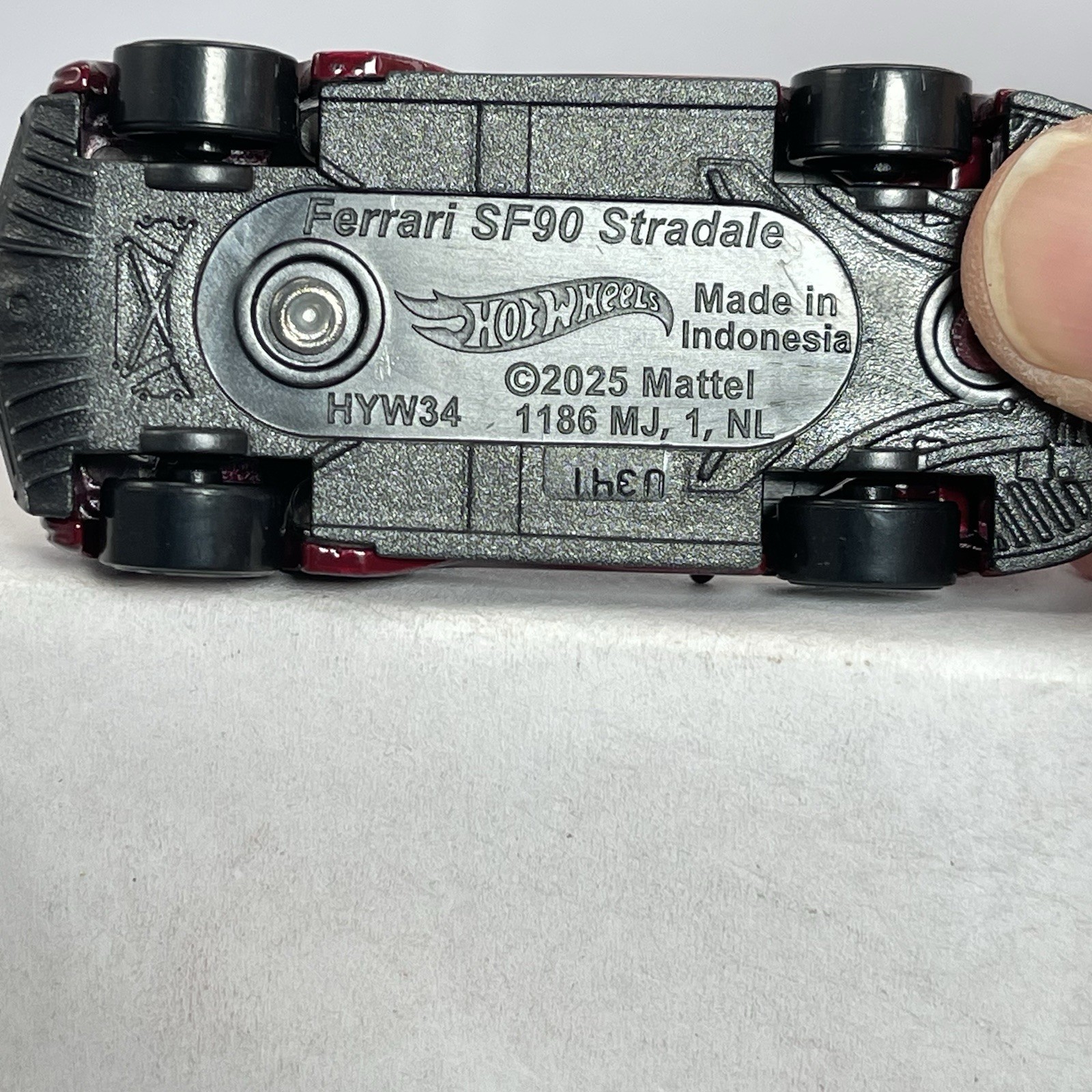 2025 Hot Wheels FERRARI SF90 STRADALE MOTOR SHOW Dk Red Diecast 1:64 Car