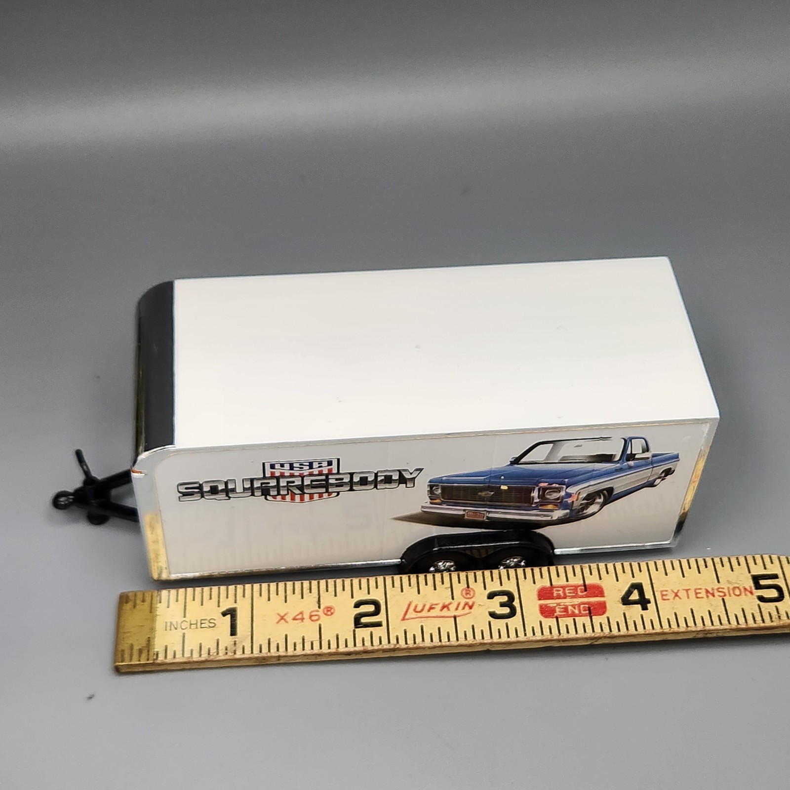 Enclosed car trailer w opening door Collectible 1/64 Scale Collector Car
