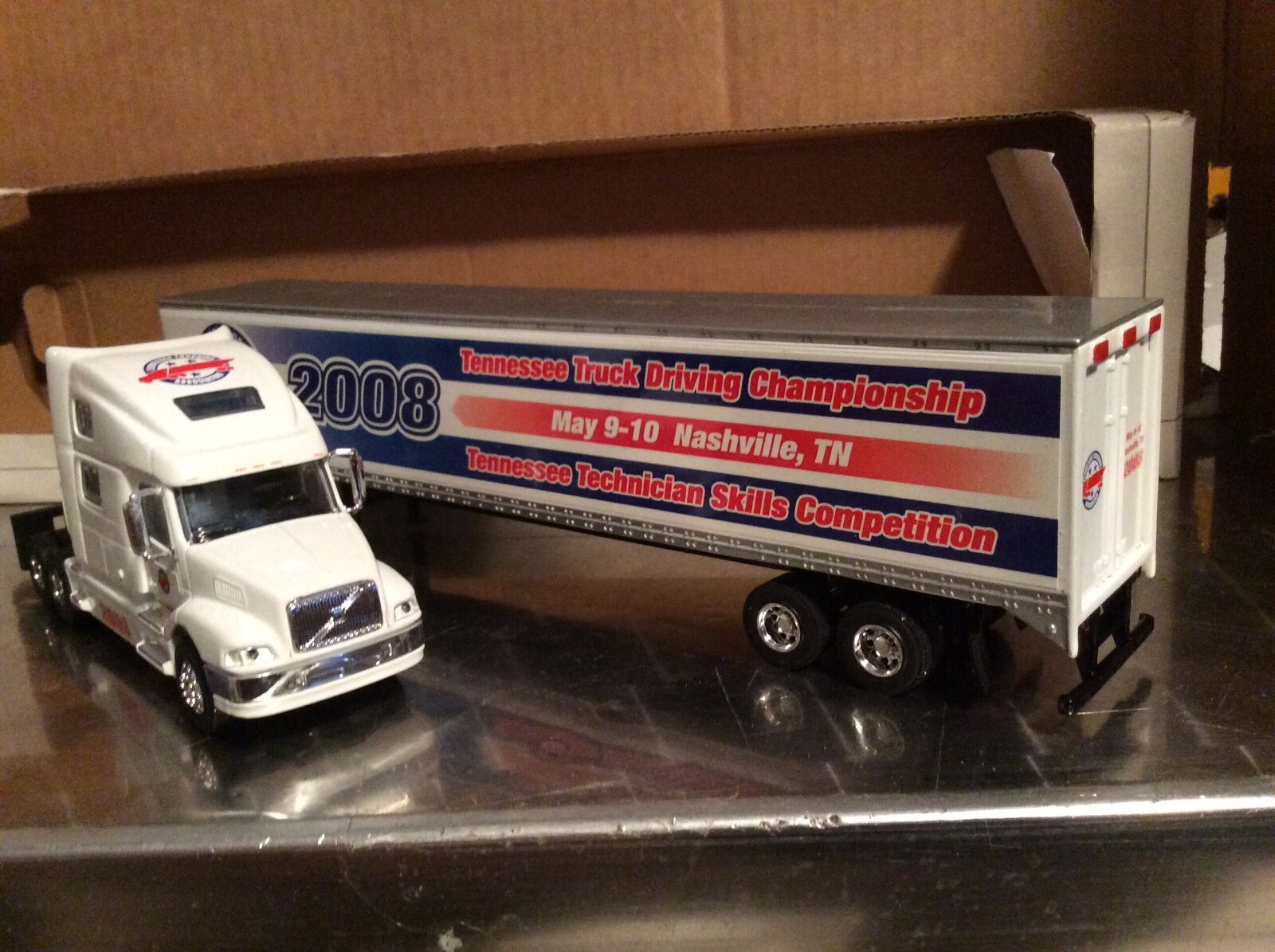 Volvo 770 vision semi tractor Tennessee truck driving championship 1:64 specast