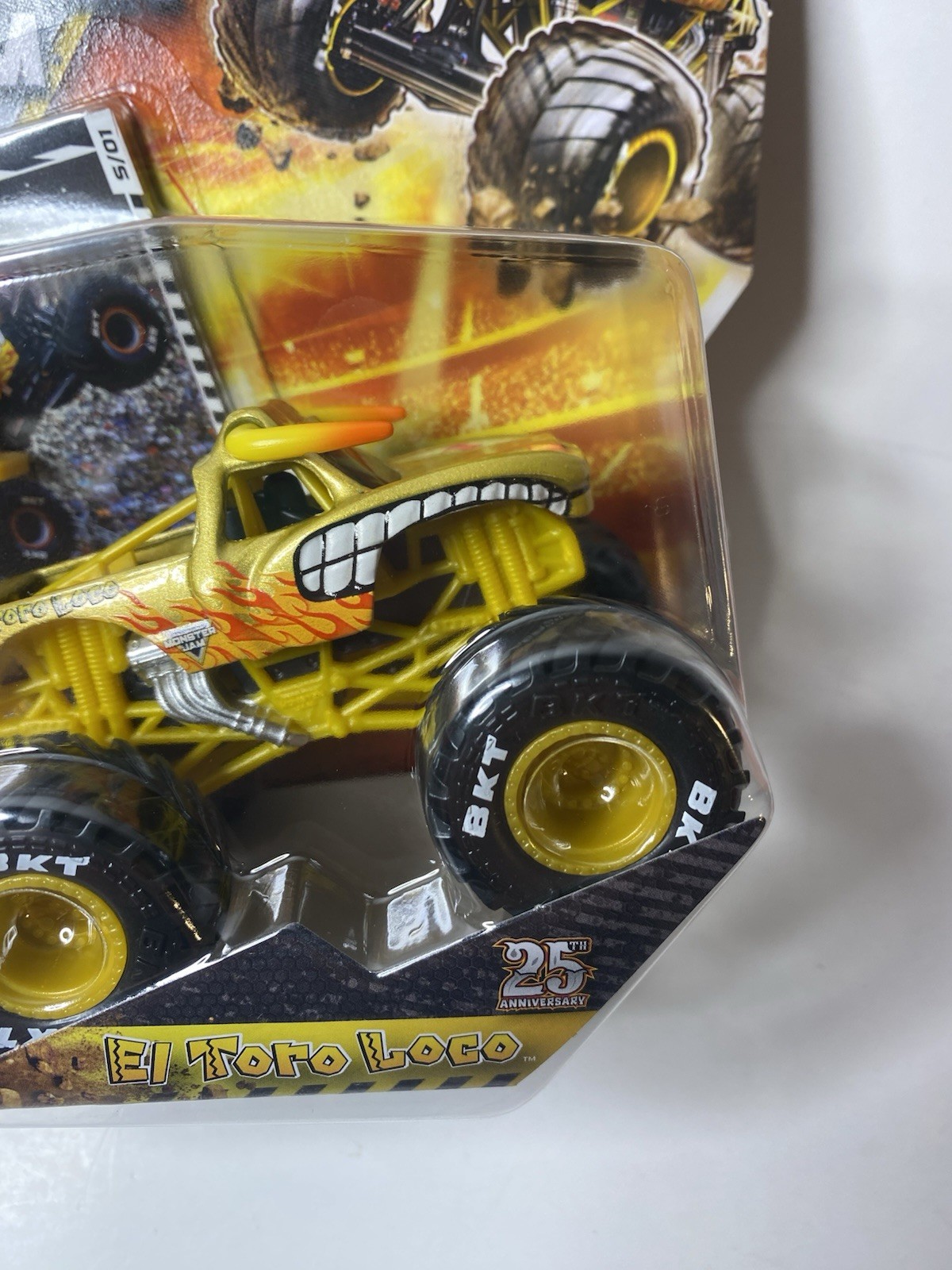 2026 Spin Master Monster Jam Gold Trophy Card – EL TORO LOCO – Series 1
