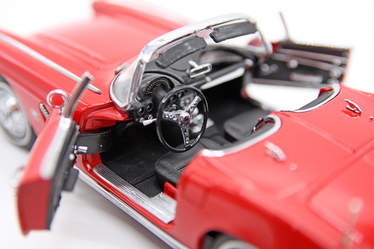 1962 Chevrolet Corvette (1:24) Roman Red Convertible Diecast (LOOSE), by DM
