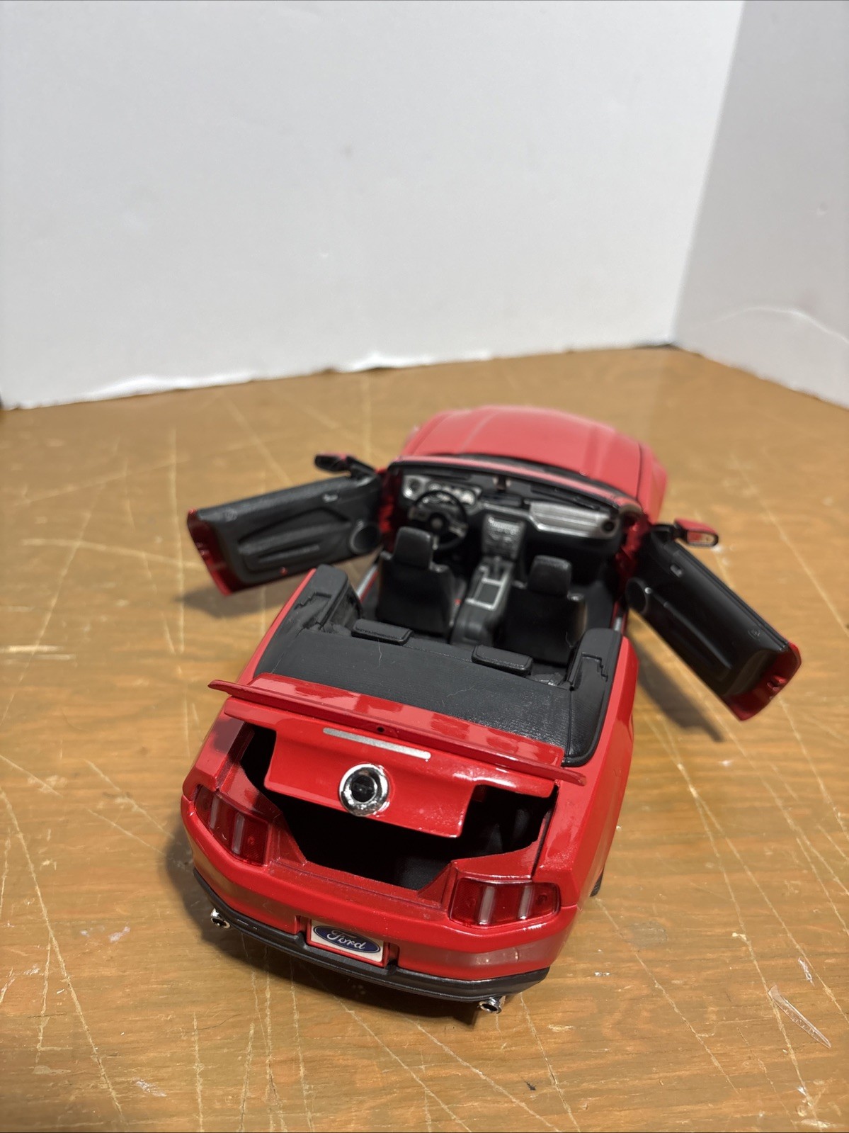 Maisto 2010 Ford Mustang GT Convertible Red 1:18 Scale Die-Cast , No Box