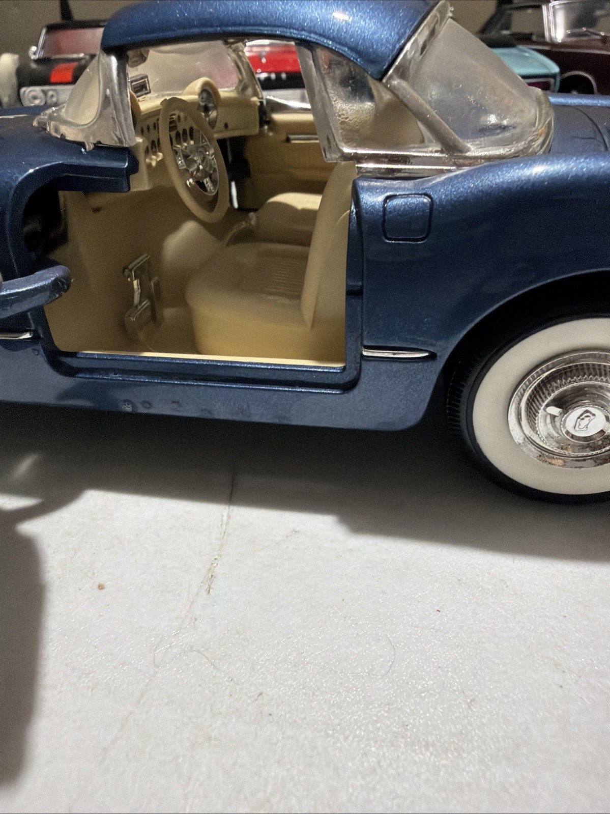 1954 Chevrolet Corvette Convertible Mira Golden Line 1:18 Diecast Car Model Navy