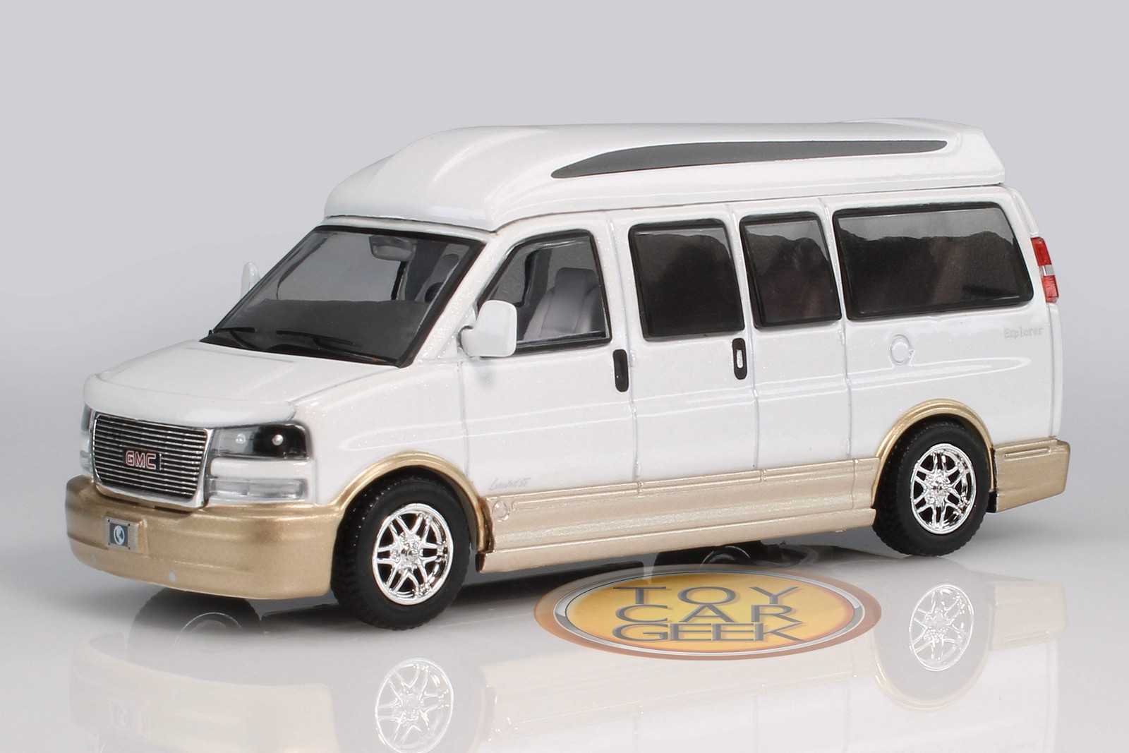2006 GMC Savana Explorer Van 1:64 Shadow 289