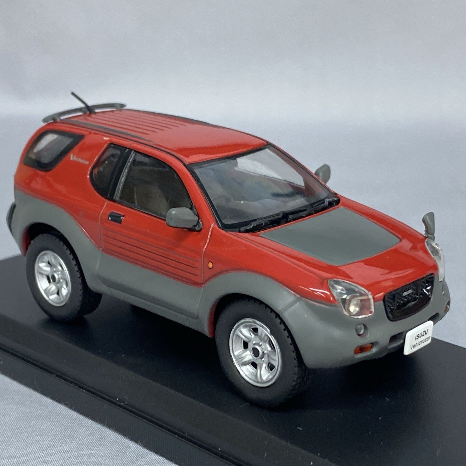 Mini Car Isuzu Vehicross 1977 Red 1/43 Scale Box Display Diecast vol 233