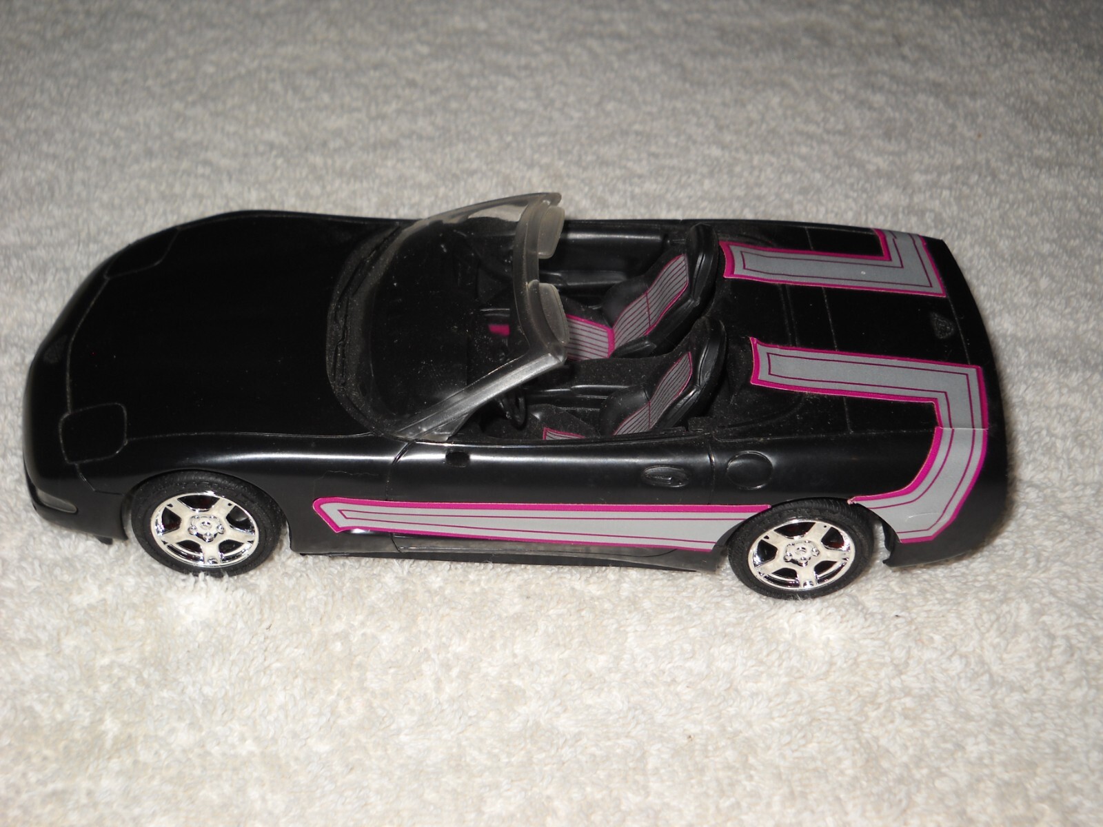 MM Inc Plastic Car, Chevy Corvette, 1997, Good Condition, Please see the photos