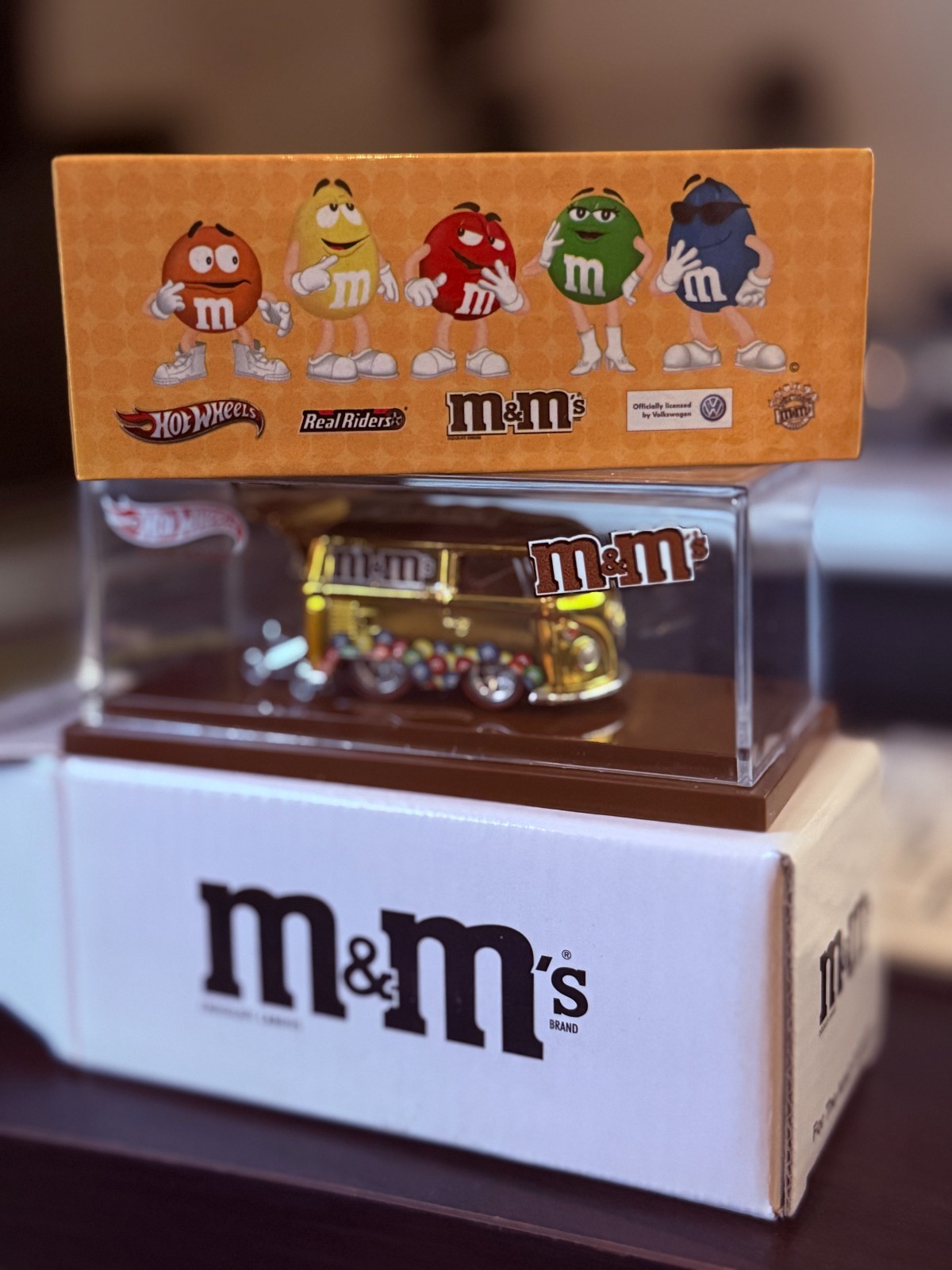 Hot Wheels RLC M&M’s Gold Volkswagen Kool Kombi 0538/4000 1:64 Diecast w/ Case