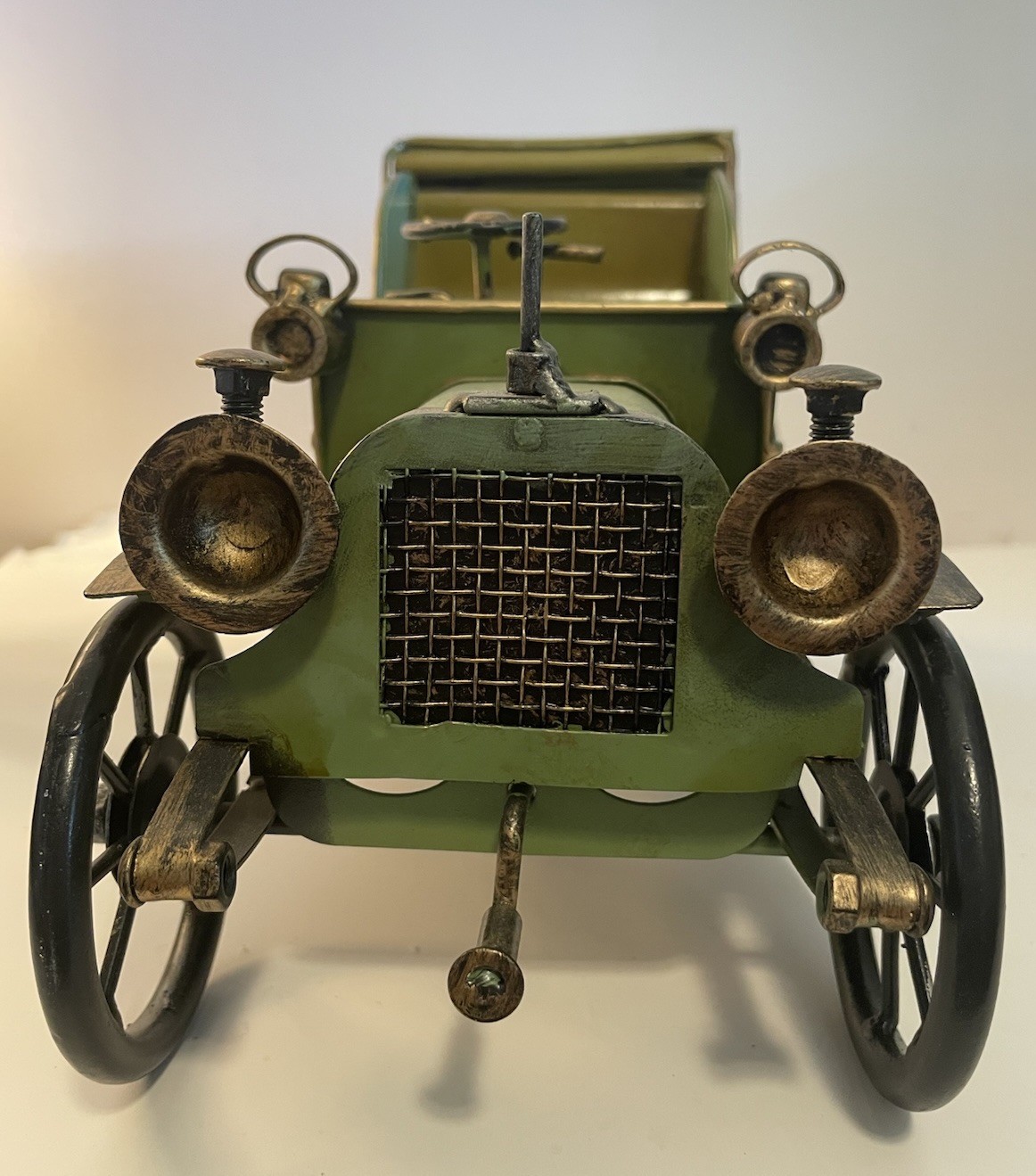 America Retro Classic Car Light Metal Die-cast Car Model T Display Green 12″