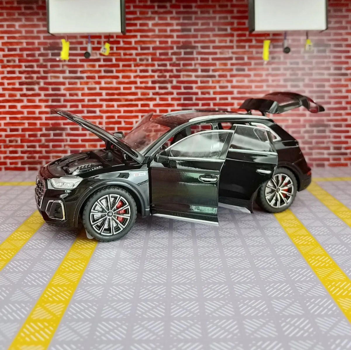 1:24 Audi Q5 SUV Alloy Diecast Metal Car Model Vehicle Collection Toy Gift NEW