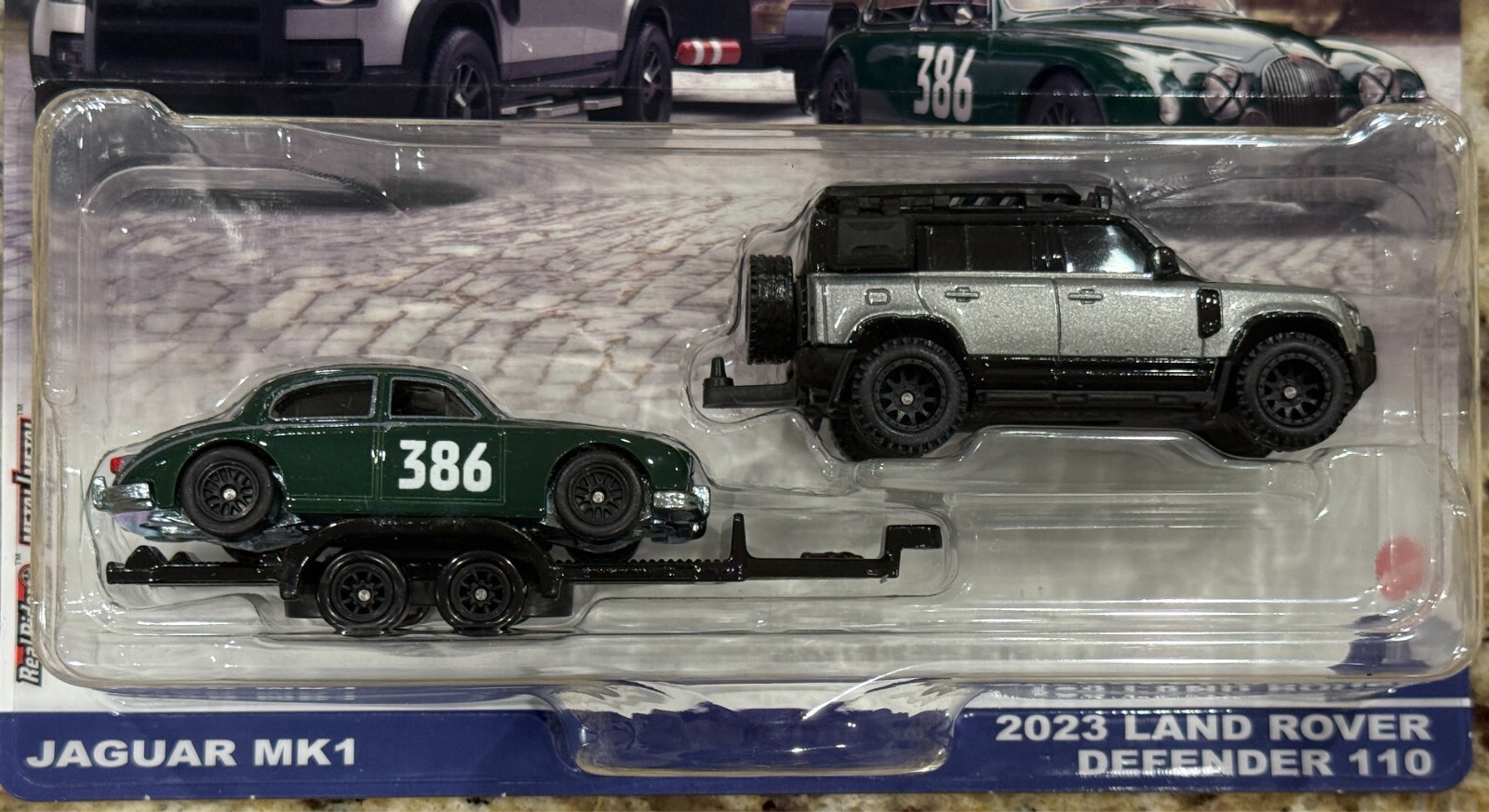 2025 Hot Wheels Team Transport # 74 Jaguar MK1 , 2023 Land Rover Defender 110
