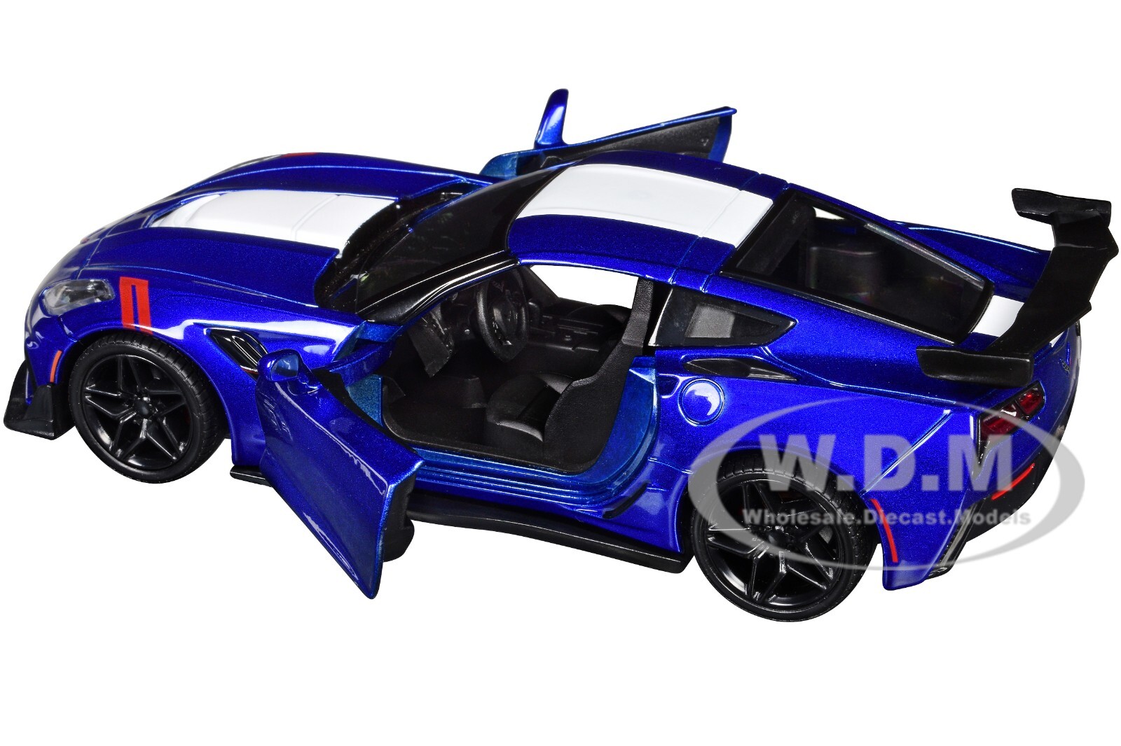 2019 CHEVROLET CORVETTE ZR1 BLUE 1/24 DIECAST MODEL CAR BY MOTORMAX 79356