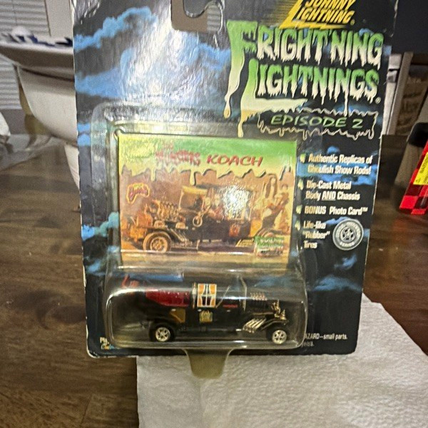 Johnny Lightning Fright’ning Lightnings Ep 2 Munsters Koach 1:64 Diecast