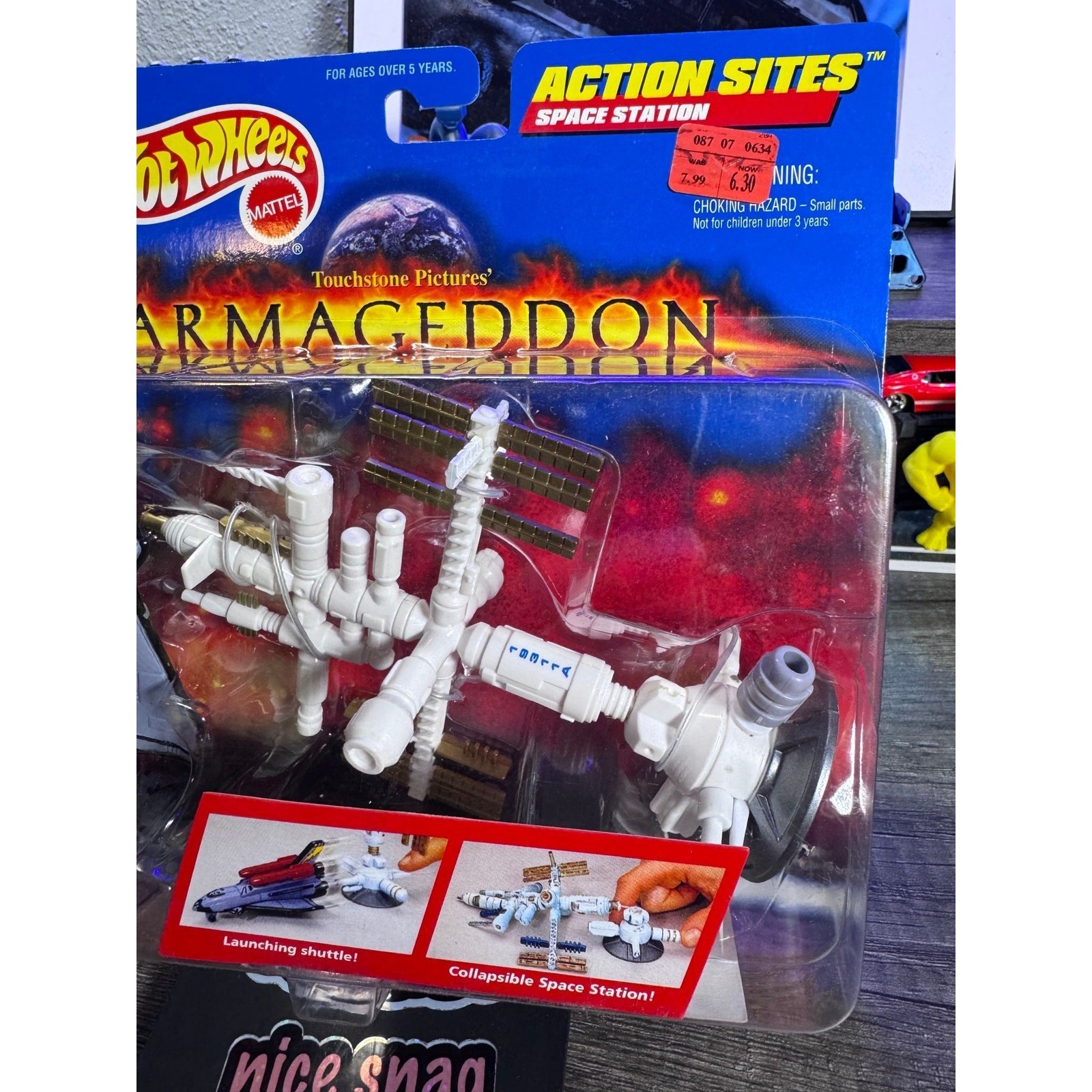 Hot wheels 1997 Armageddon action sites space station