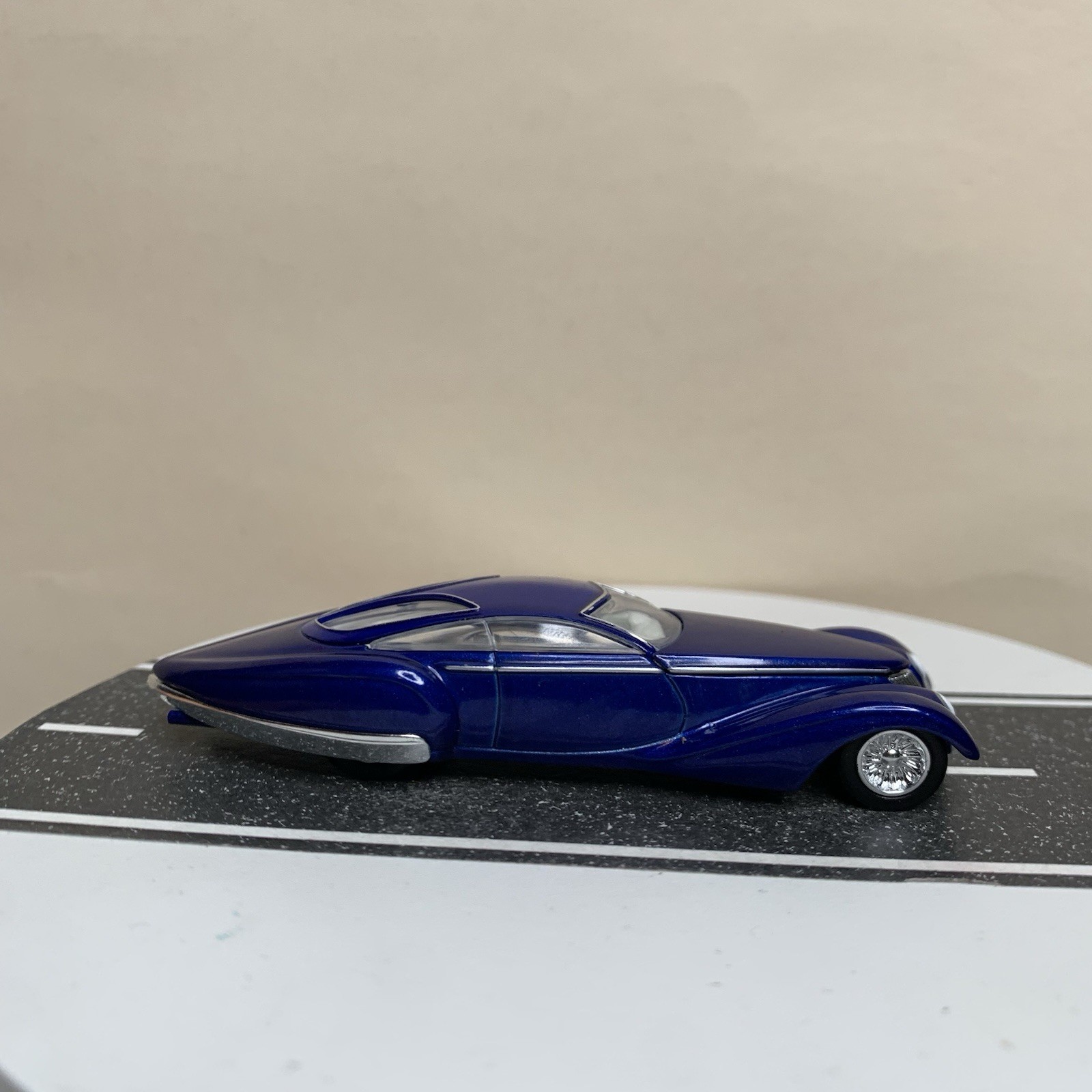 Hot Wheels Chip Foose Original Design Manhattan Hot Rod Custom Blue 1:64 NM