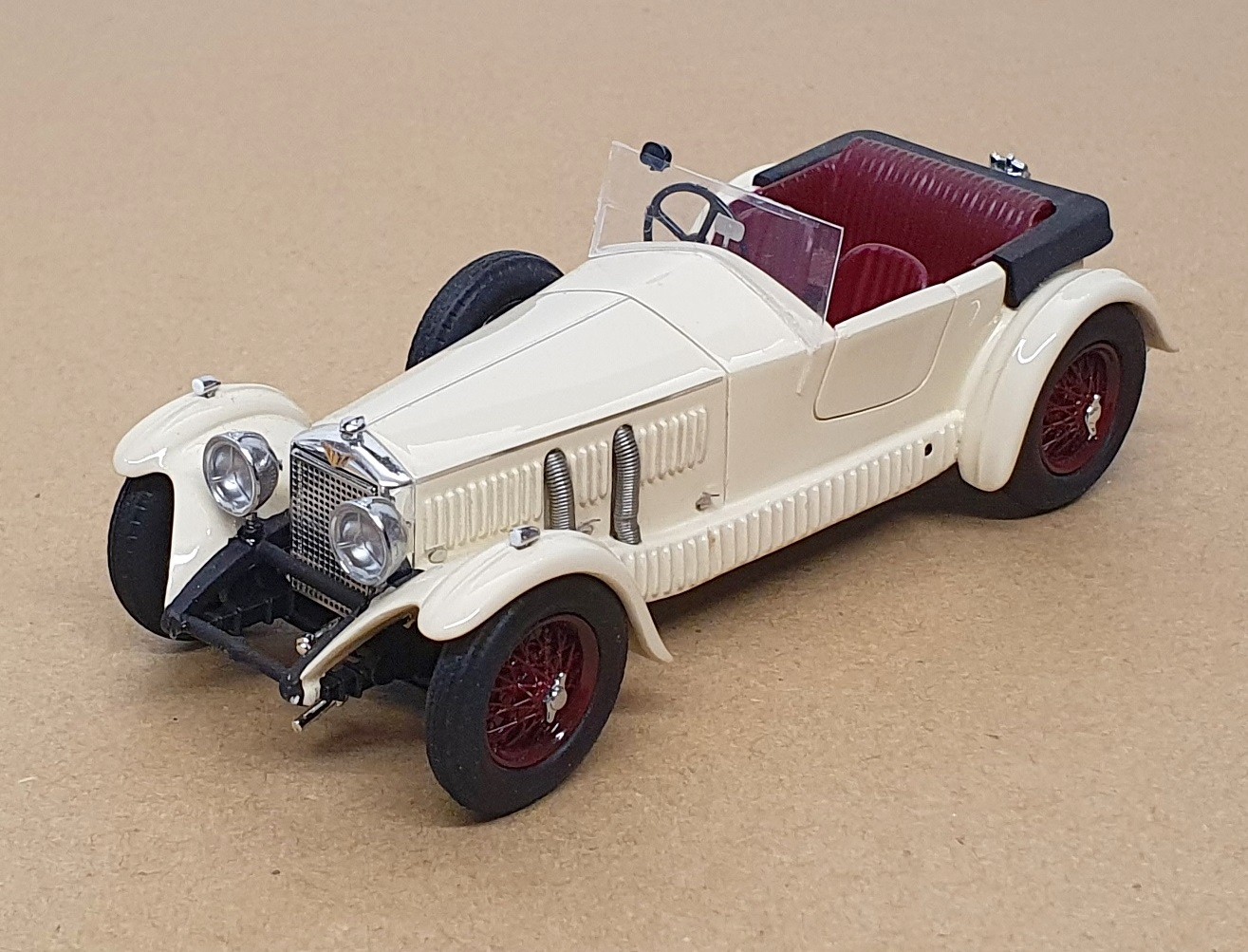 Matrix 1/43 Scale LIB036 – 1930 Invicta S-Type 4.5L Tourer Cabrio – Cream