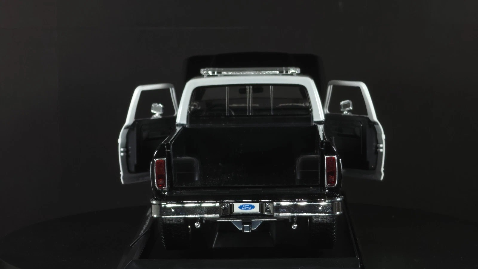 1979 Ford F150 Pick=up 1:18 Maisto Exclusive Style Special Edition HighwayPatrol