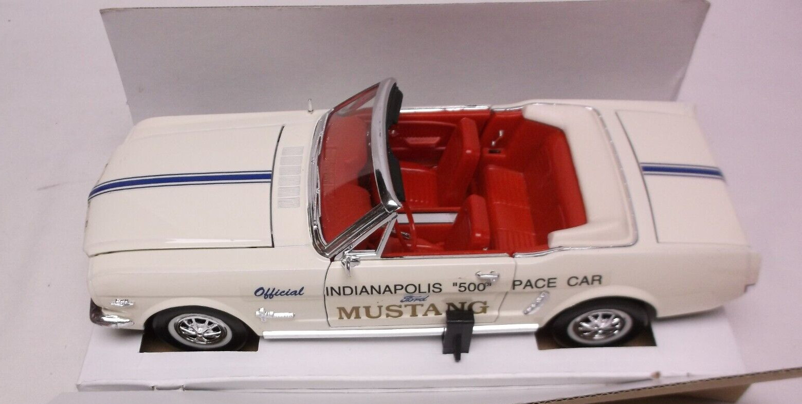 Mira Calidad Golden Line 1965 Ford Mustang Indy 500 Pace Car 1:18 Scale Diecast
