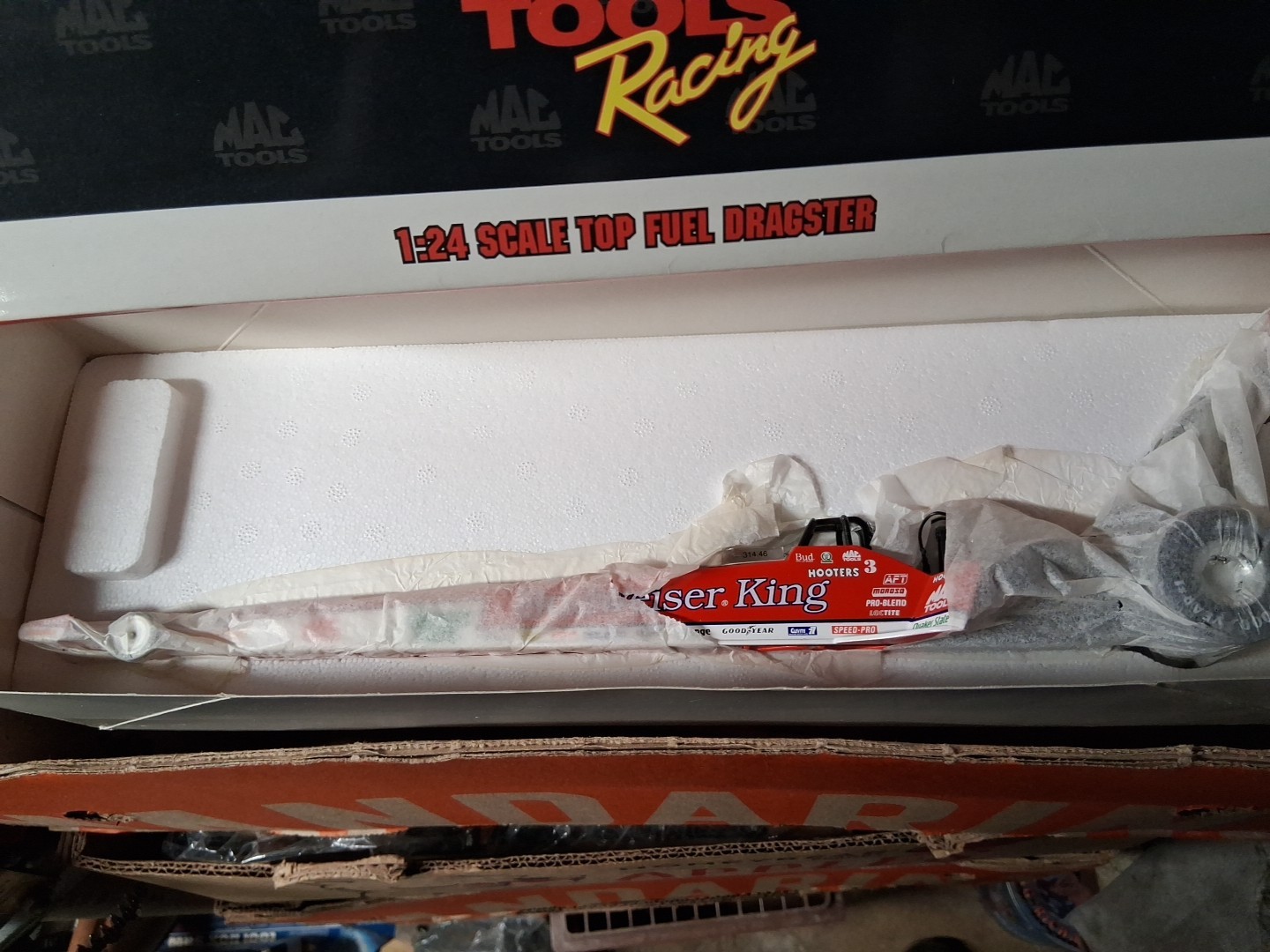 BUDWEISER KING TOP FUEL Dragster MAC TOOLS 1/24 KENNY BERNSTEIN ACTION
