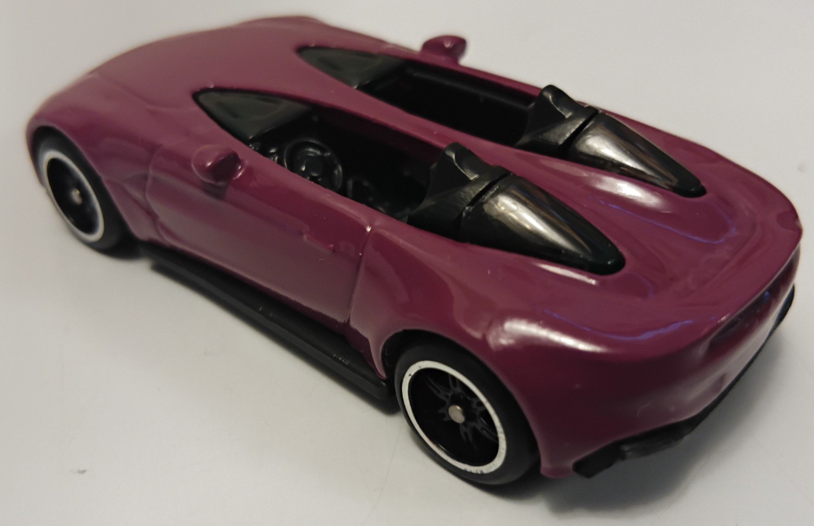 Hot Wheels: Aston Martin V12 Speedster (Gone in Sixty Seconds Series 2-Chel)