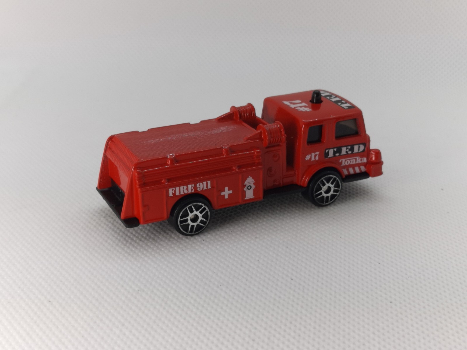 MAISTO / Tonka 1/64 Diecast Red T.F.D Denver Pumper Fire Truck Mint Loose C76