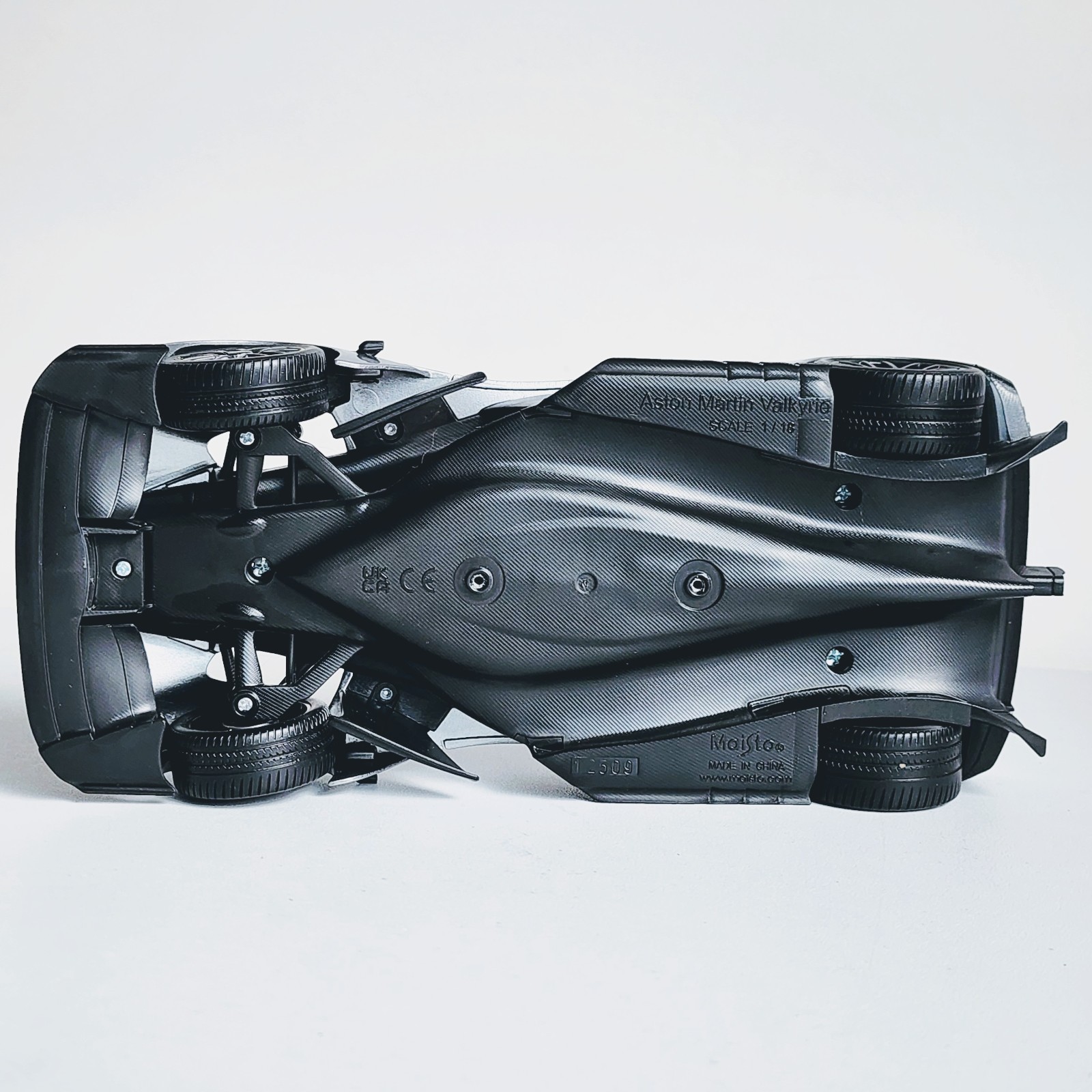 Maisto Special Edition Aston Martin Valkyrie Silver 1:18 Diecast